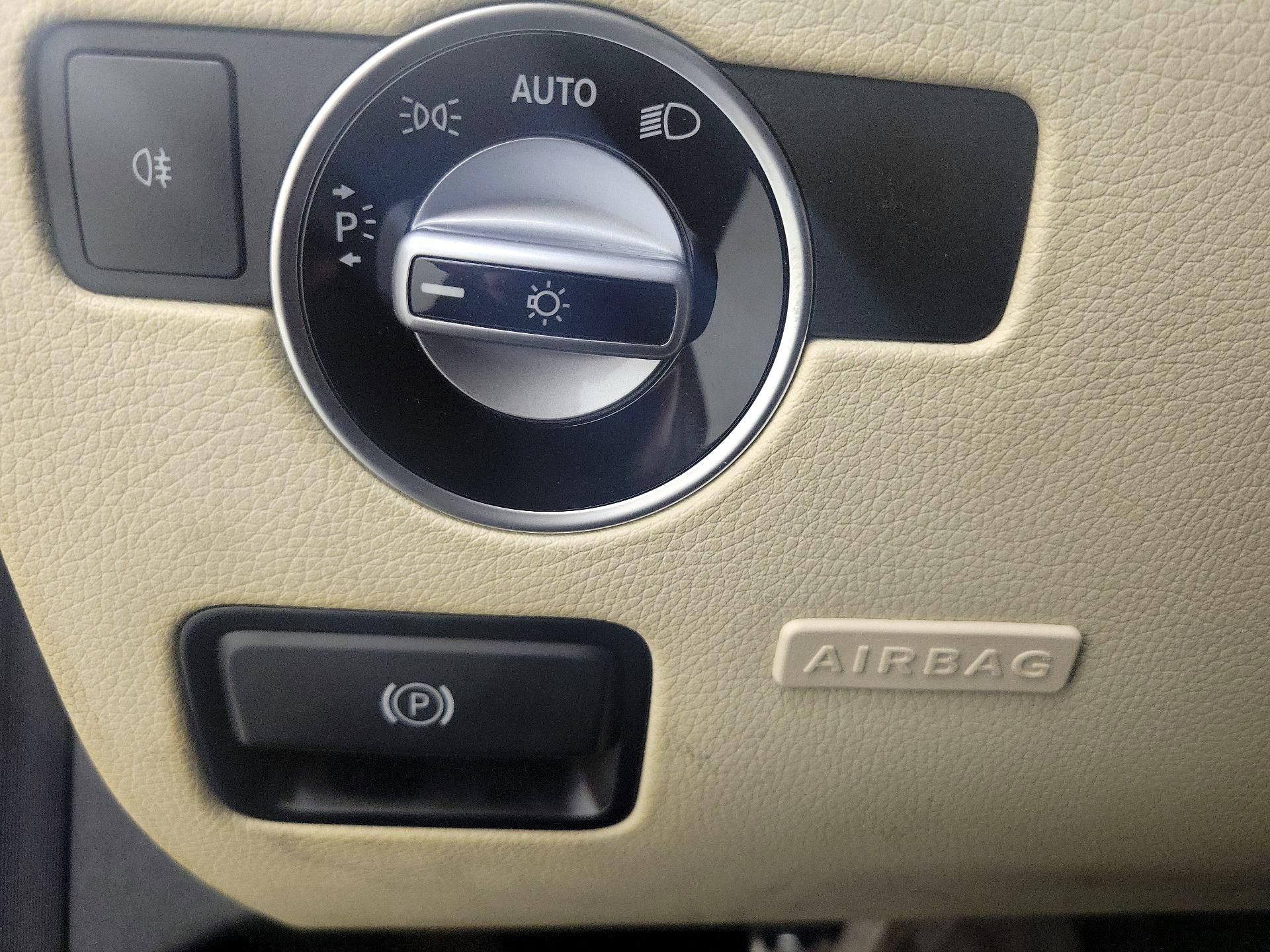 Thumbnail: 2017 Mercedes-Benz SLC - 13