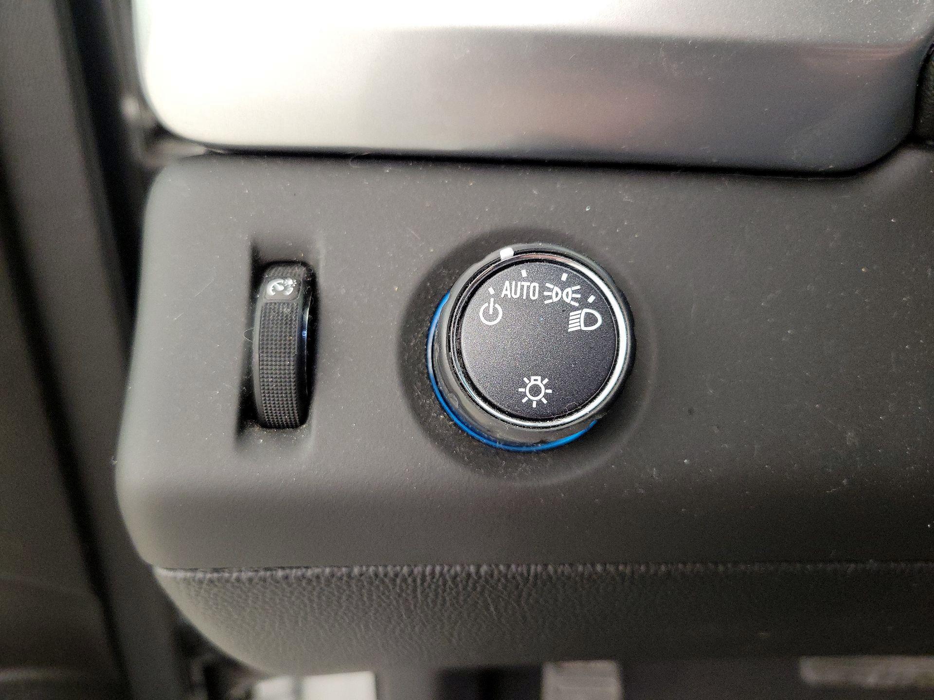 Thumbnail: 2020 Chevrolet Tahoe - 13