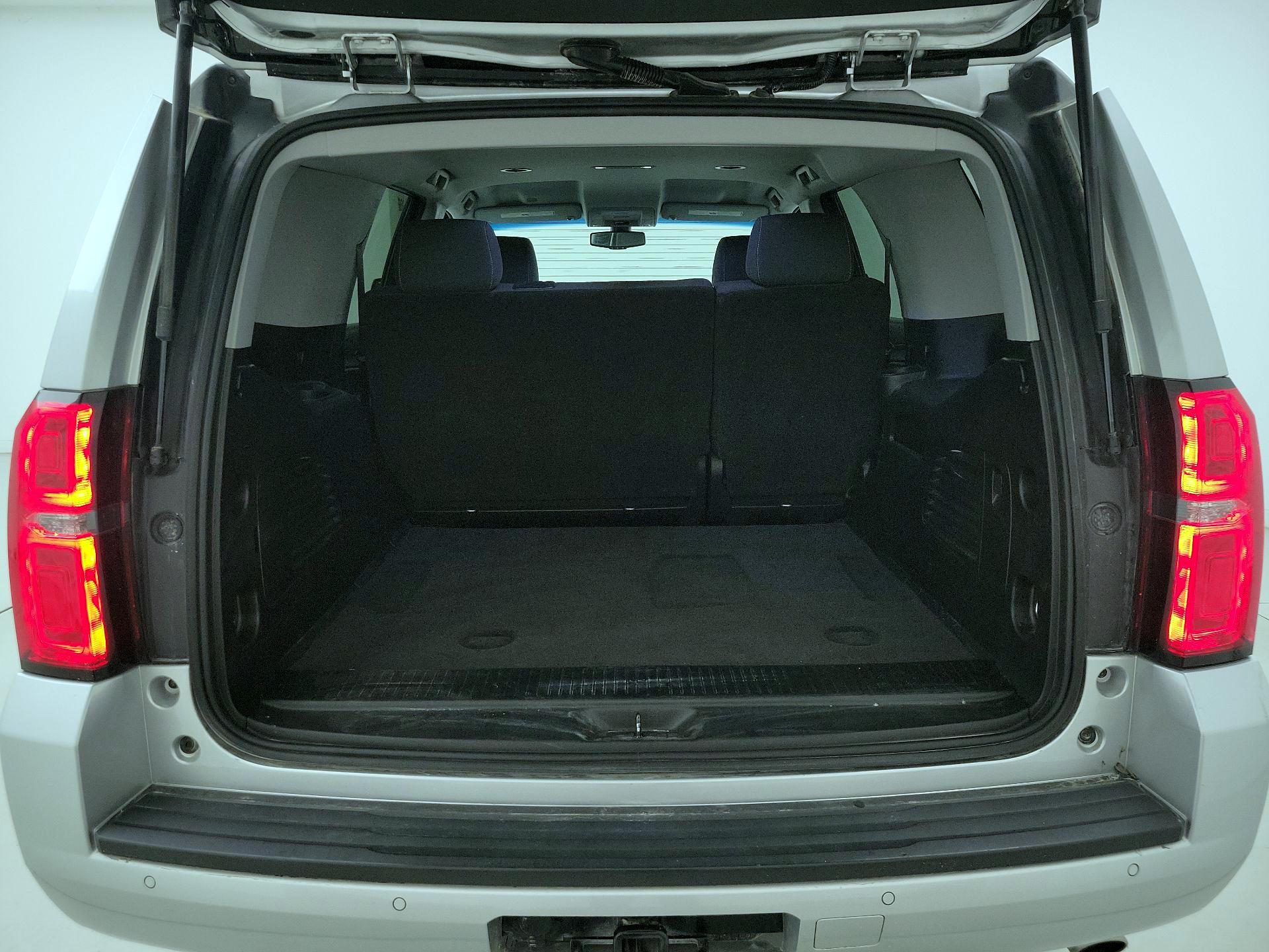 Thumbnail: 2020 Chevrolet Tahoe - 20