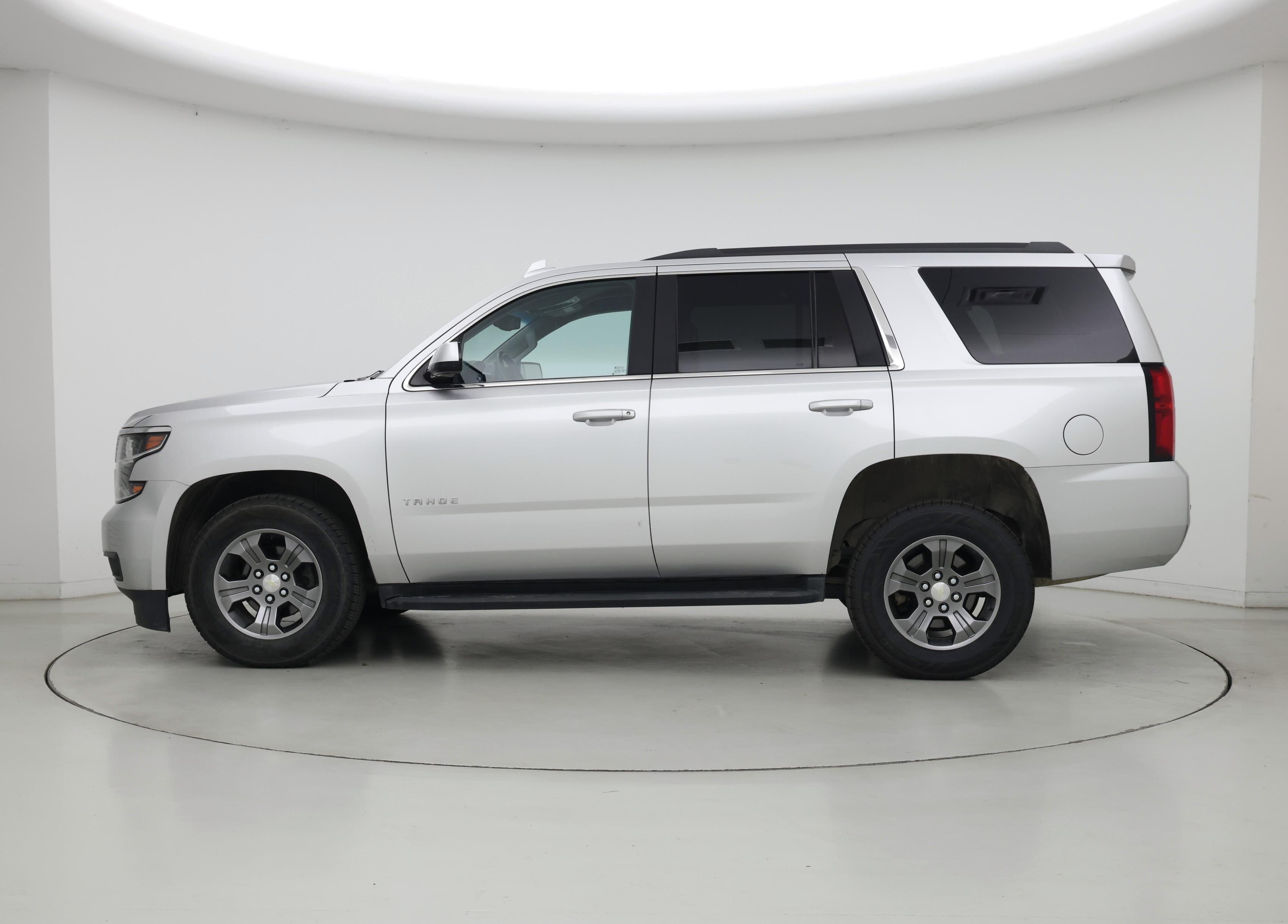 Thumbnail: 2020 Chevrolet Tahoe - 3