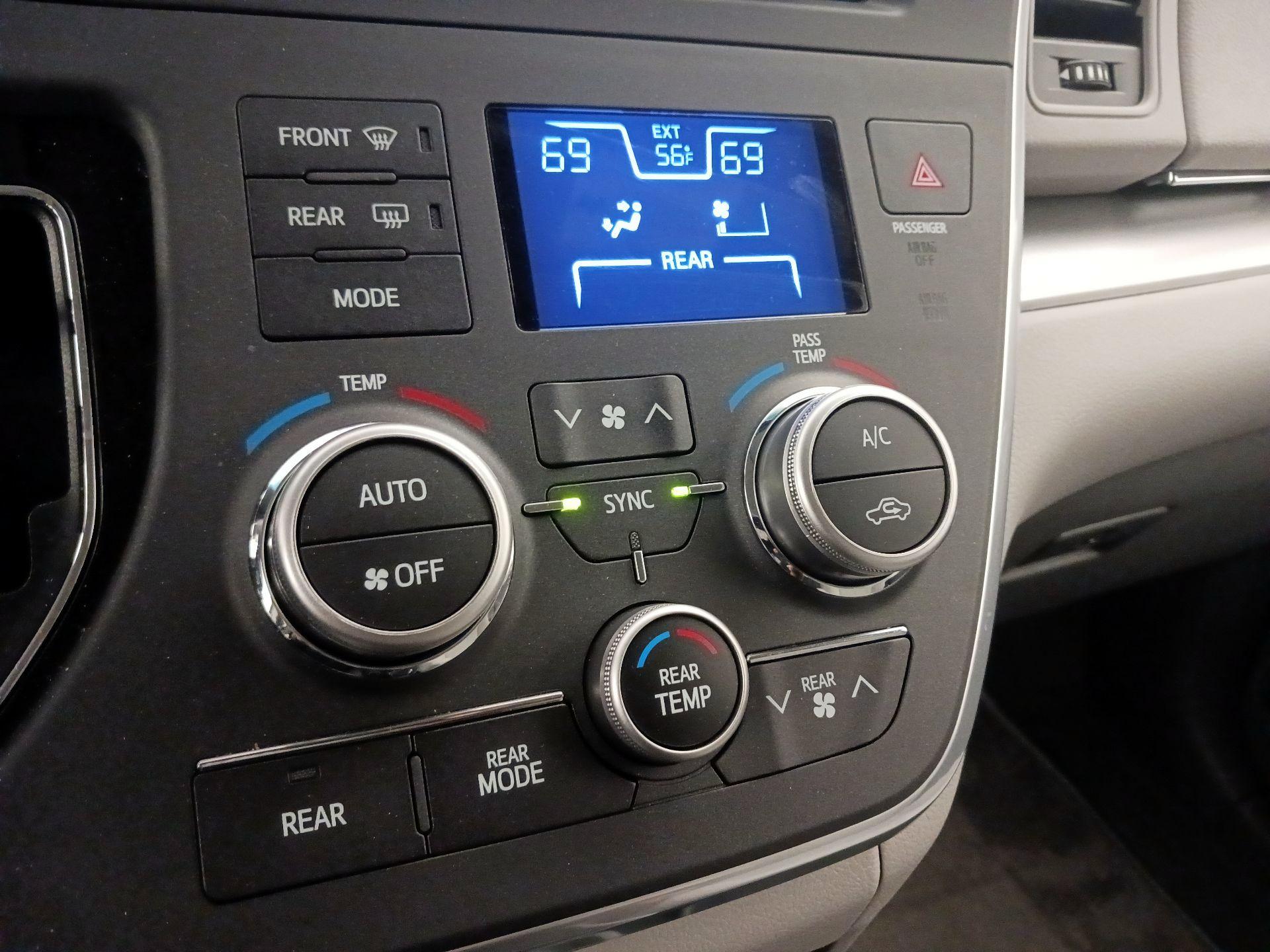 Thumbnail: 2016 Toyota Sienna - 16