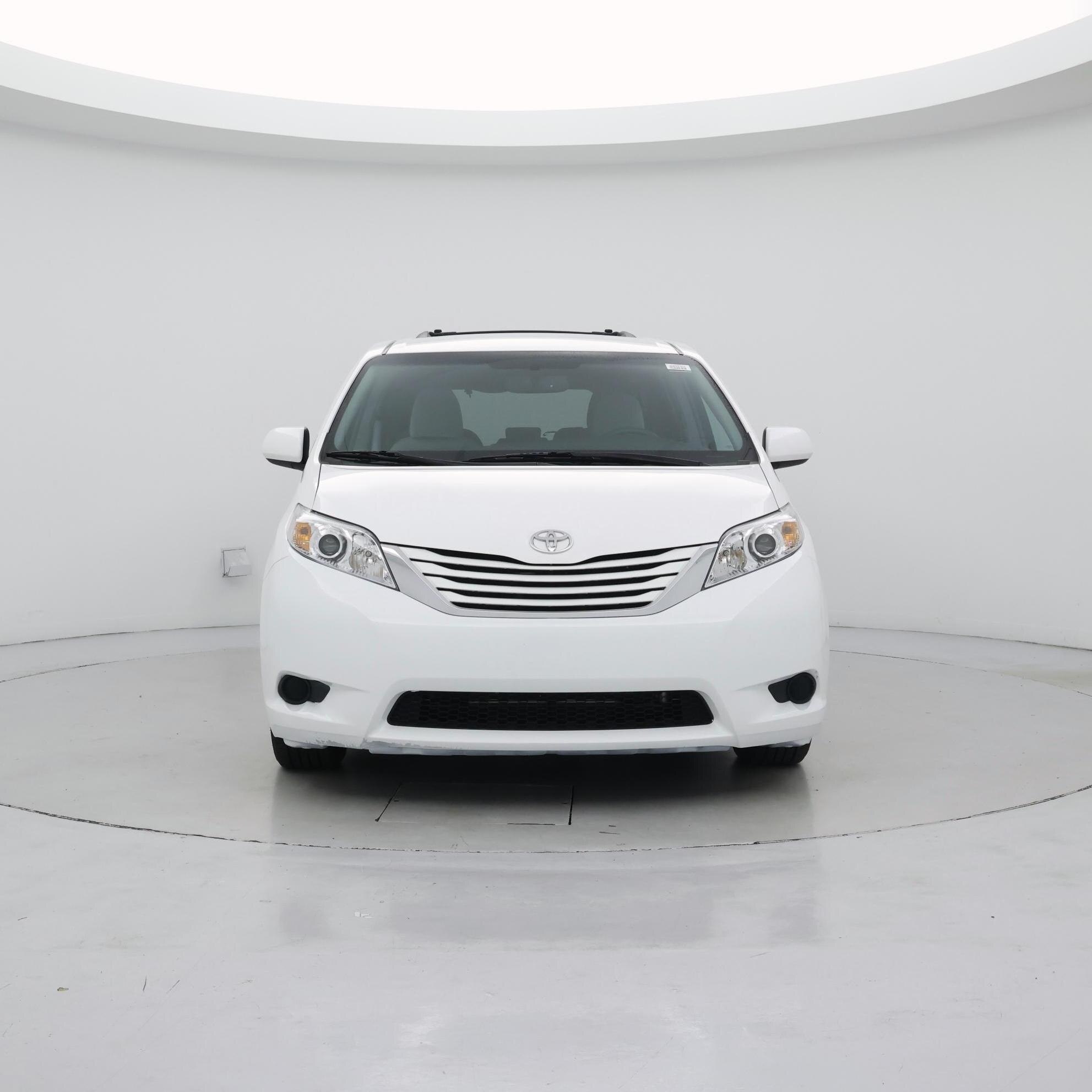 Thumbnail: 2016 Toyota Sienna - 5