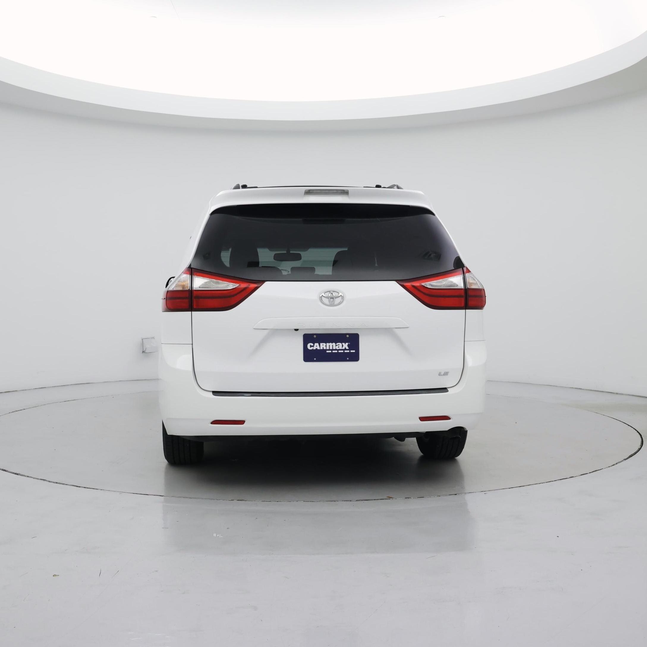 Thumbnail: 2016 Toyota Sienna - 6