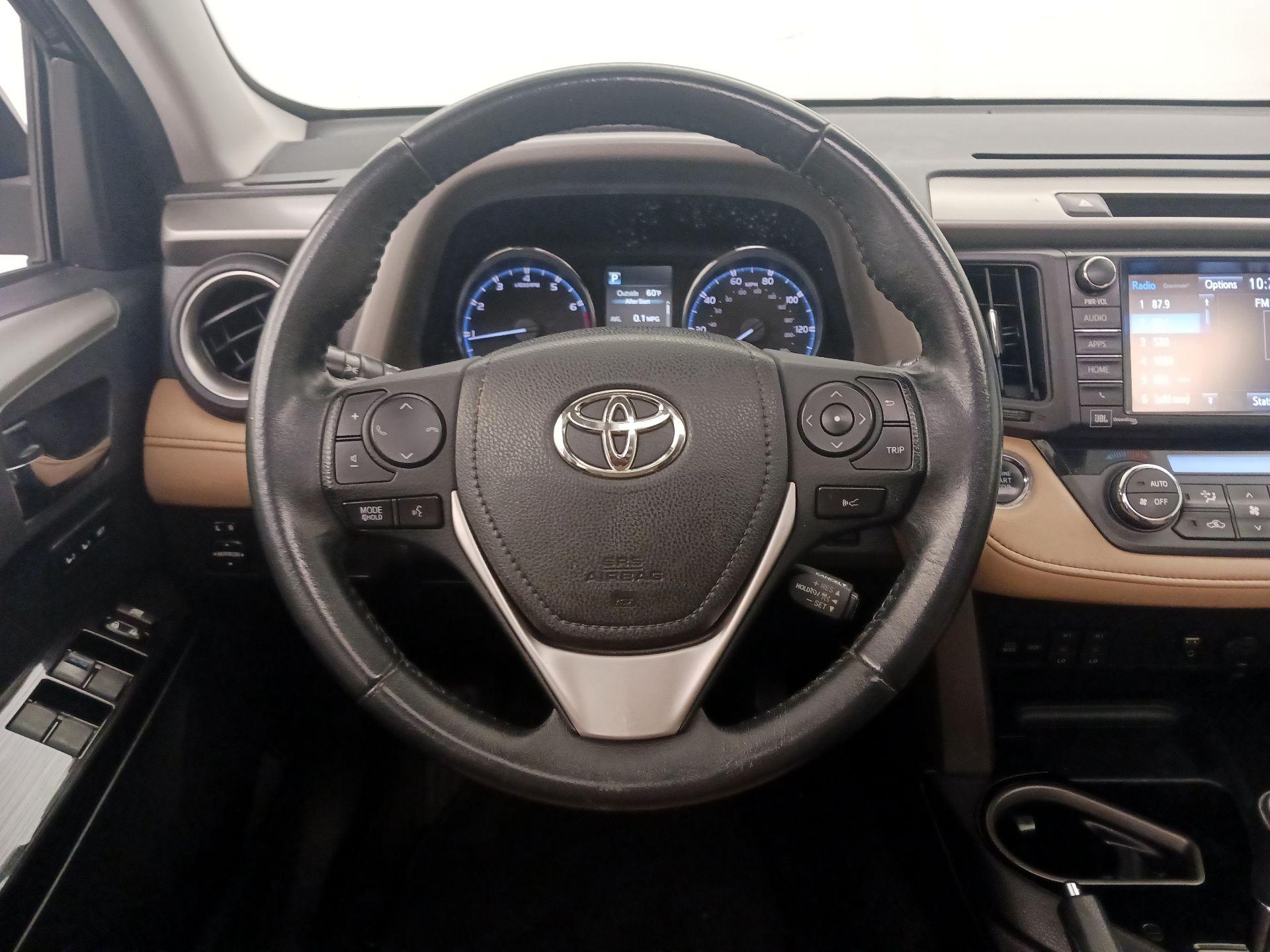 Thumbnail: 2018 Toyota RAV4 - 10