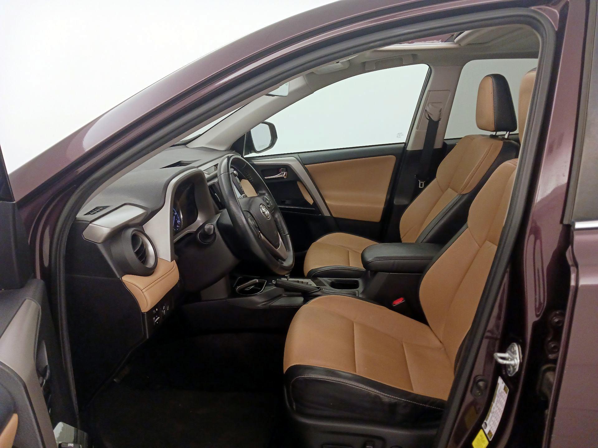 Thumbnail: 2018 Toyota RAV4 - 11