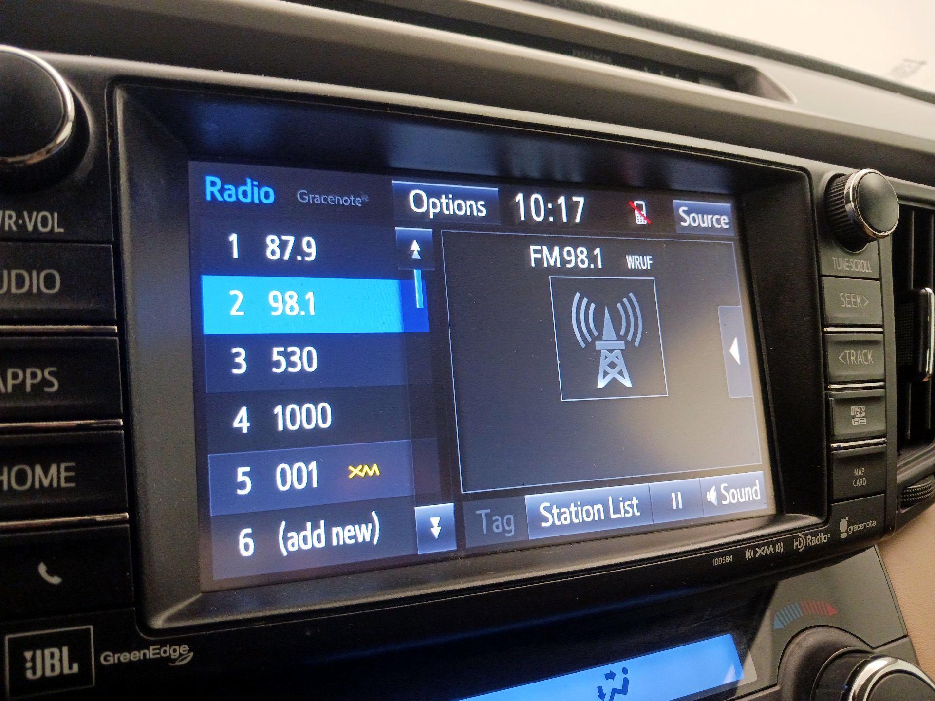 Thumbnail: 2018 Toyota RAV4 - 15