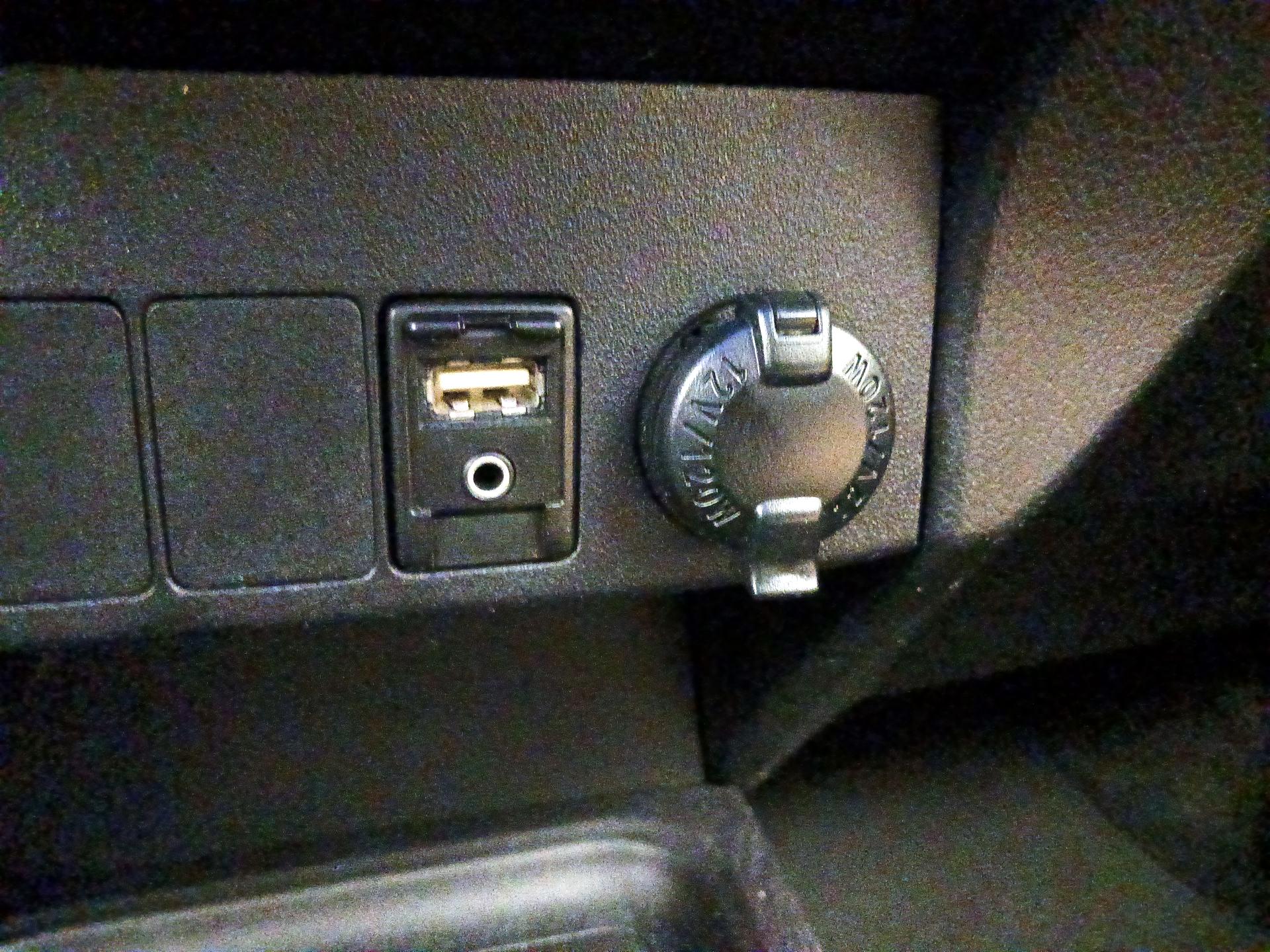 Thumbnail: 2018 Toyota RAV4 - 18