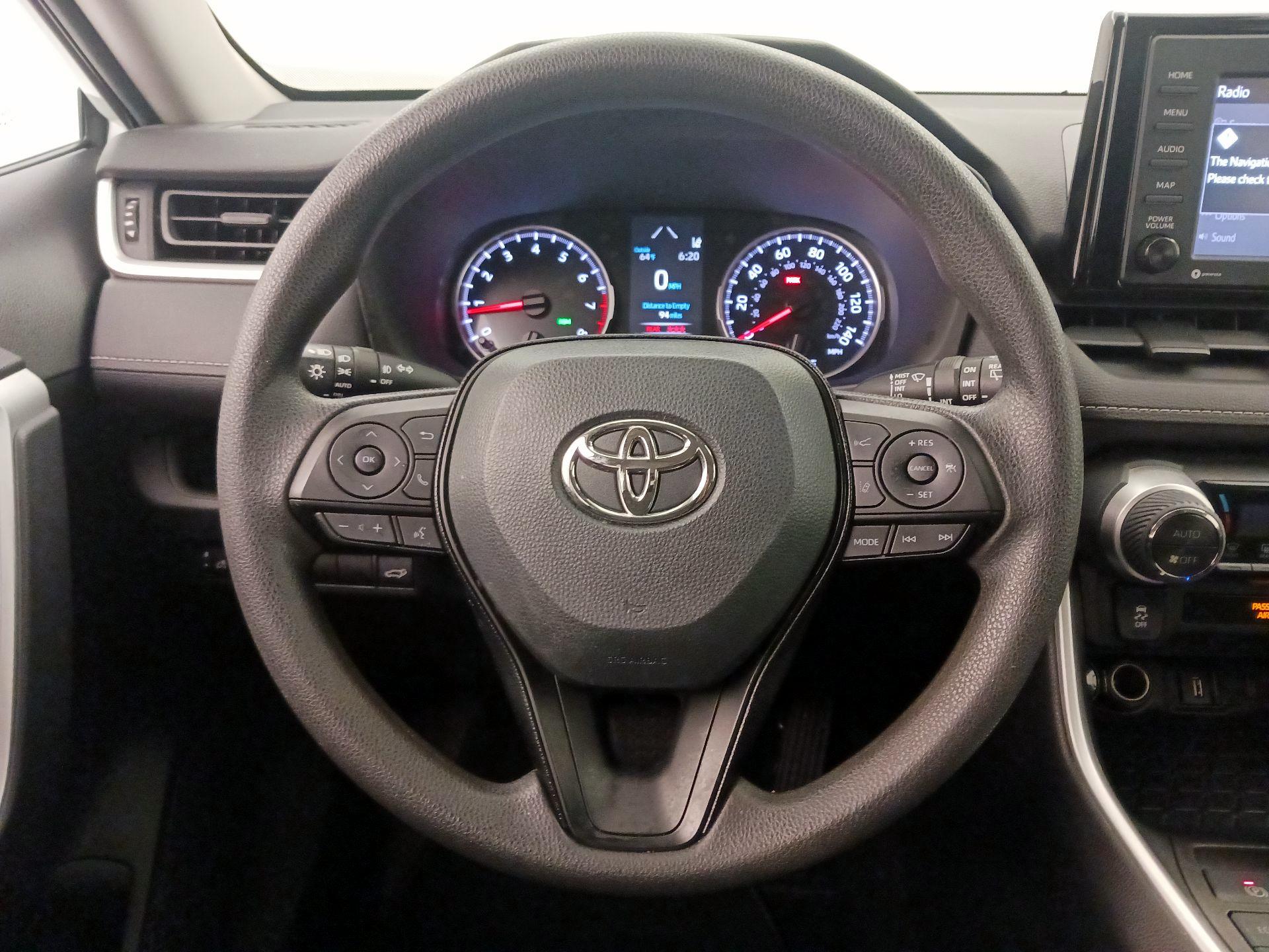 Thumbnail: 2021 Toyota RAV4 - 10