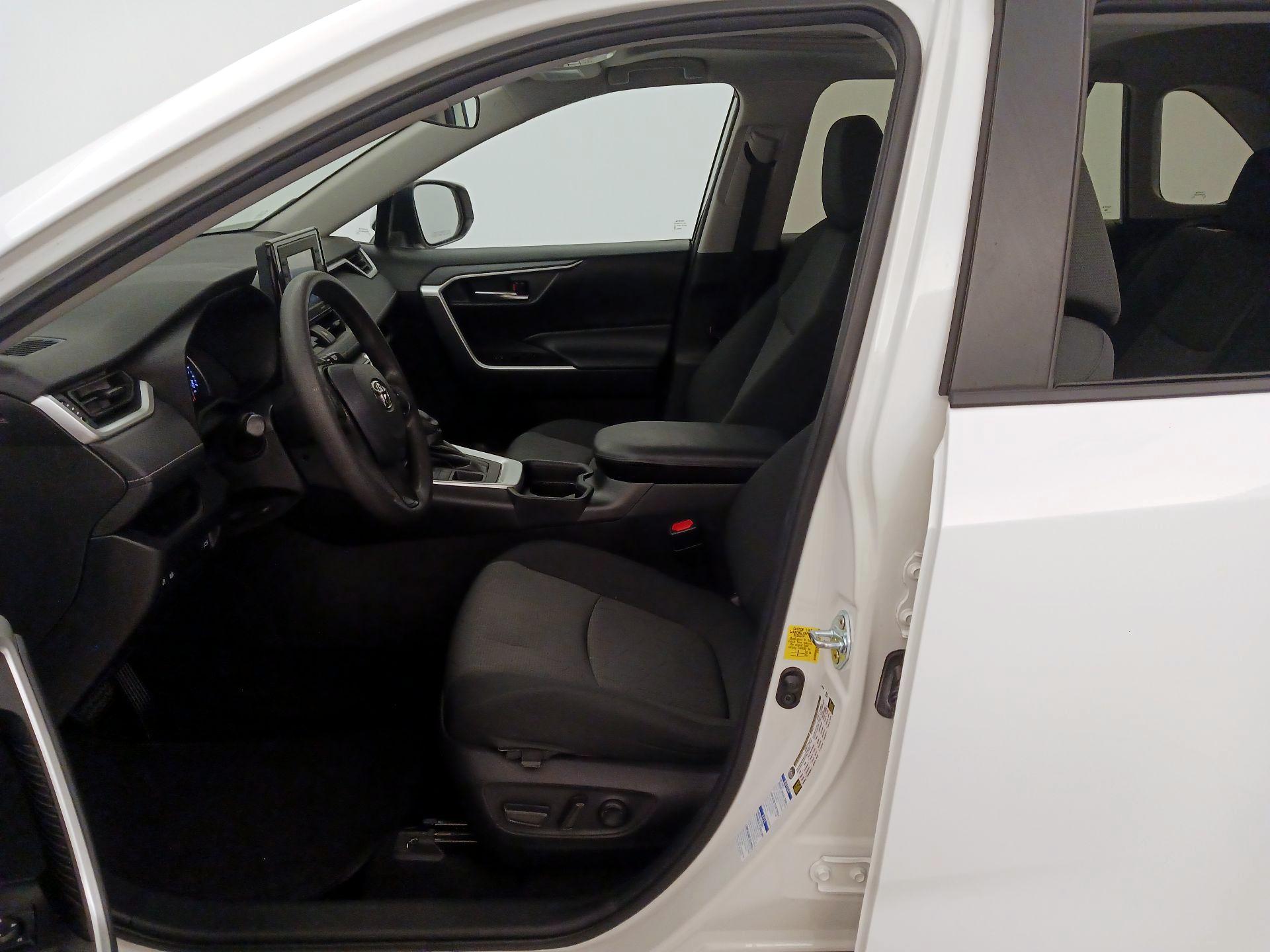 Thumbnail: 2021 Toyota RAV4 - 11