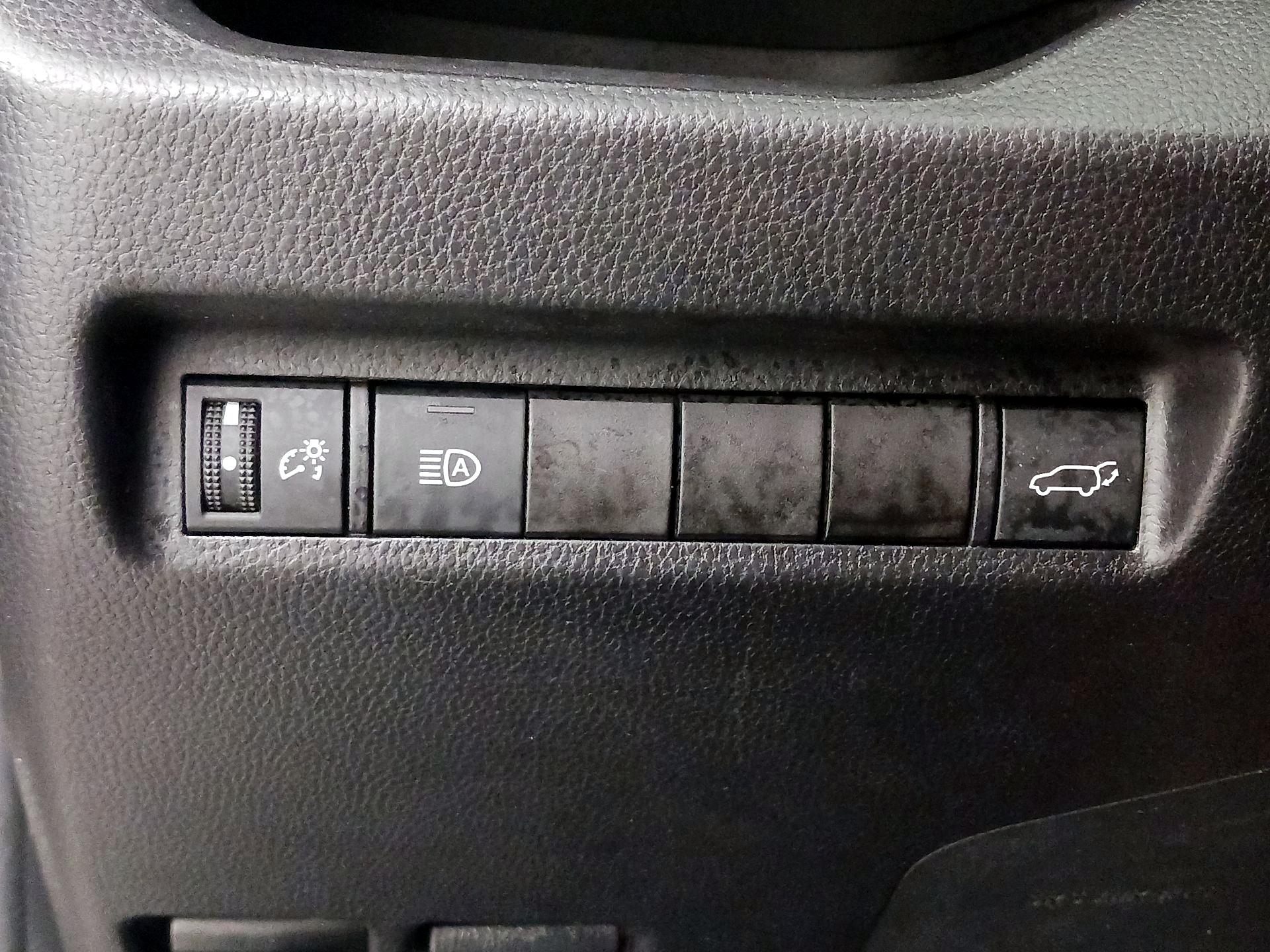 Thumbnail: 2021 Toyota RAV4 - 13