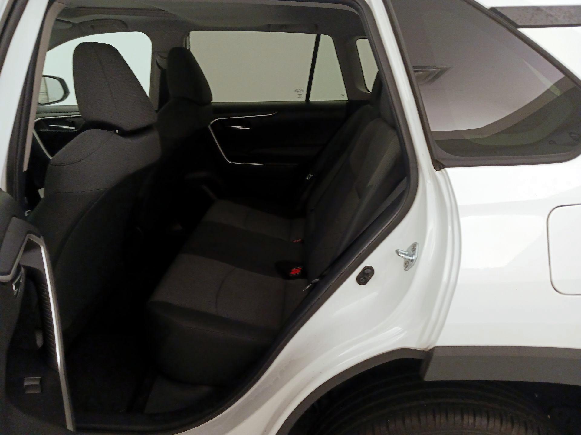 Thumbnail: 2021 Toyota RAV4 - 20