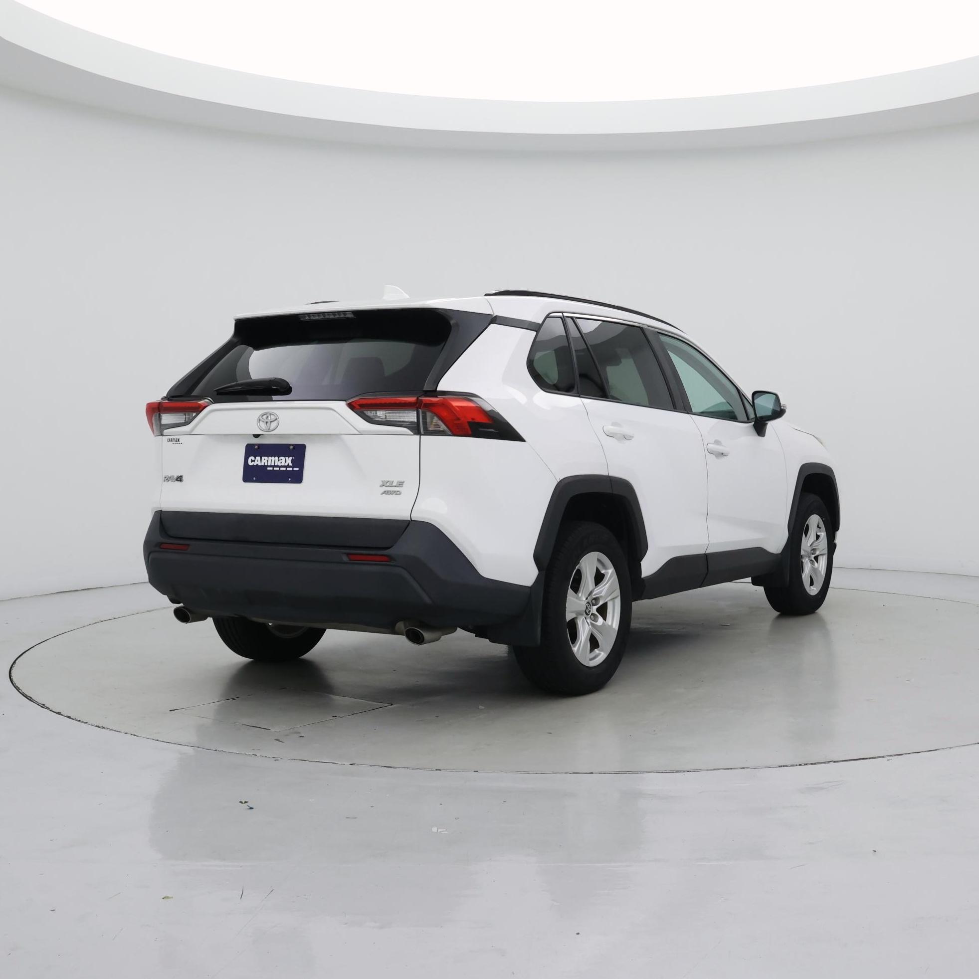 Thumbnail: 2021 Toyota RAV4 - 8