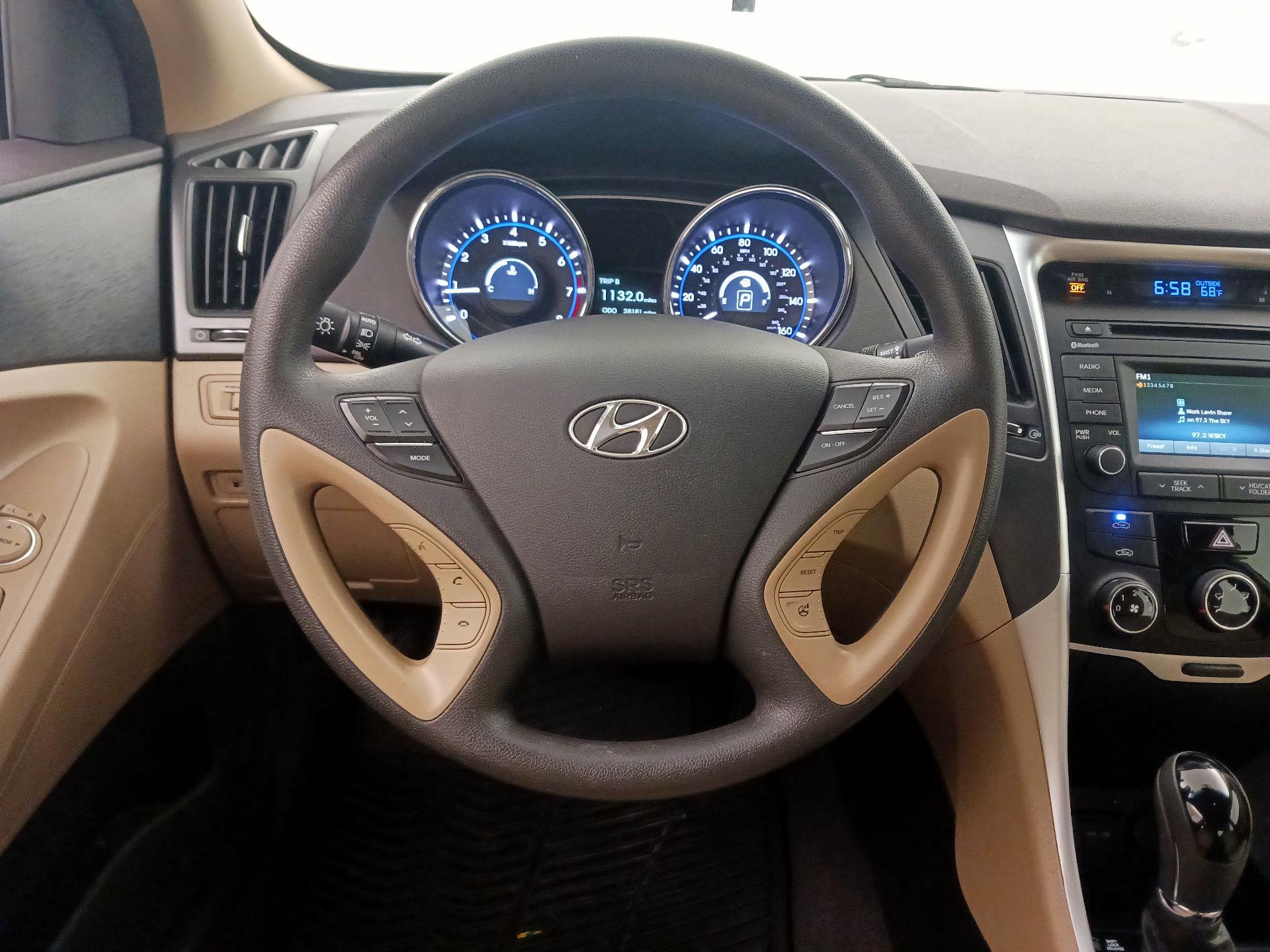 Thumbnail: 2014 Hyundai Sonata - 10