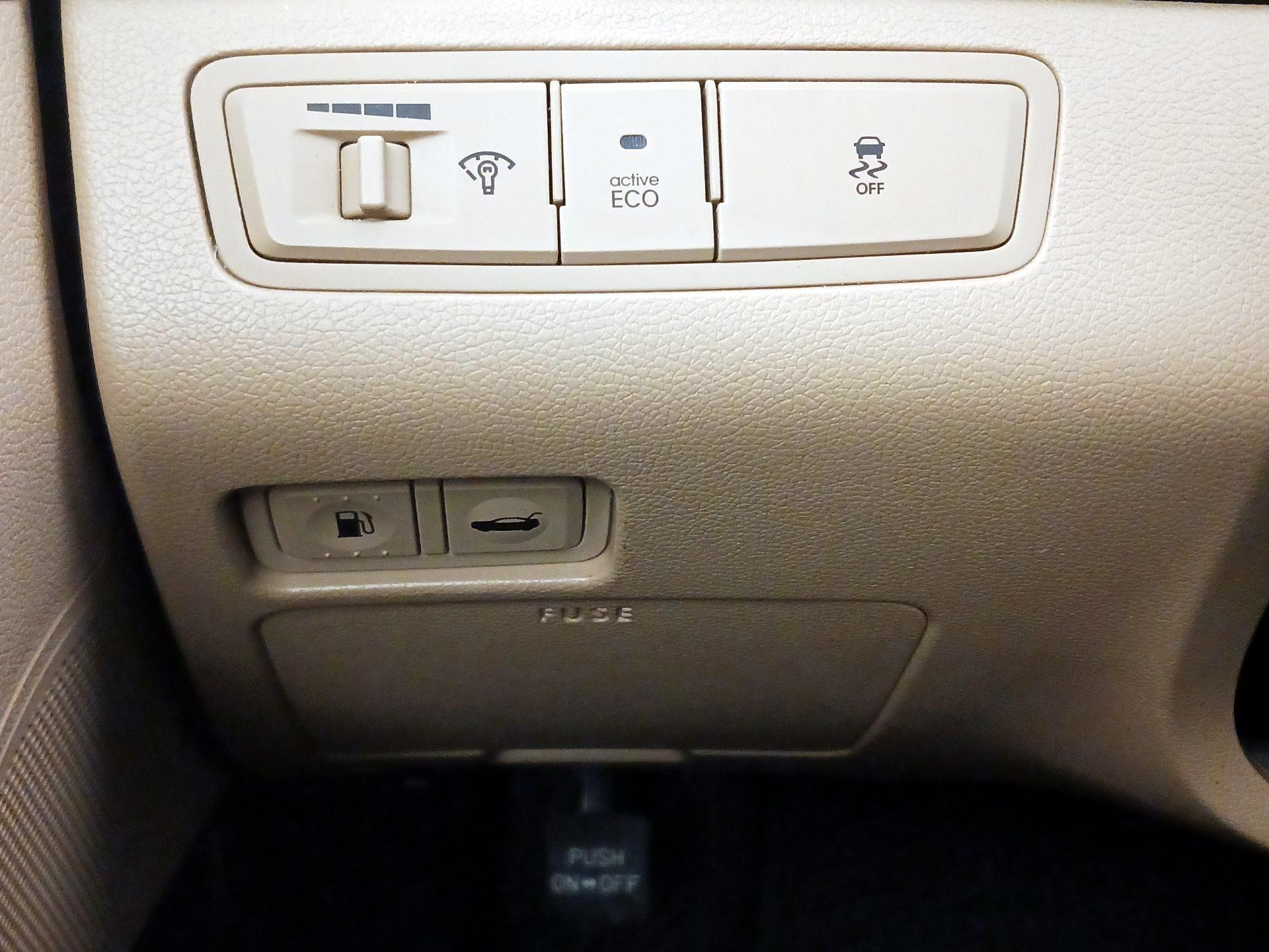 Thumbnail: 2014 Hyundai Sonata - 13