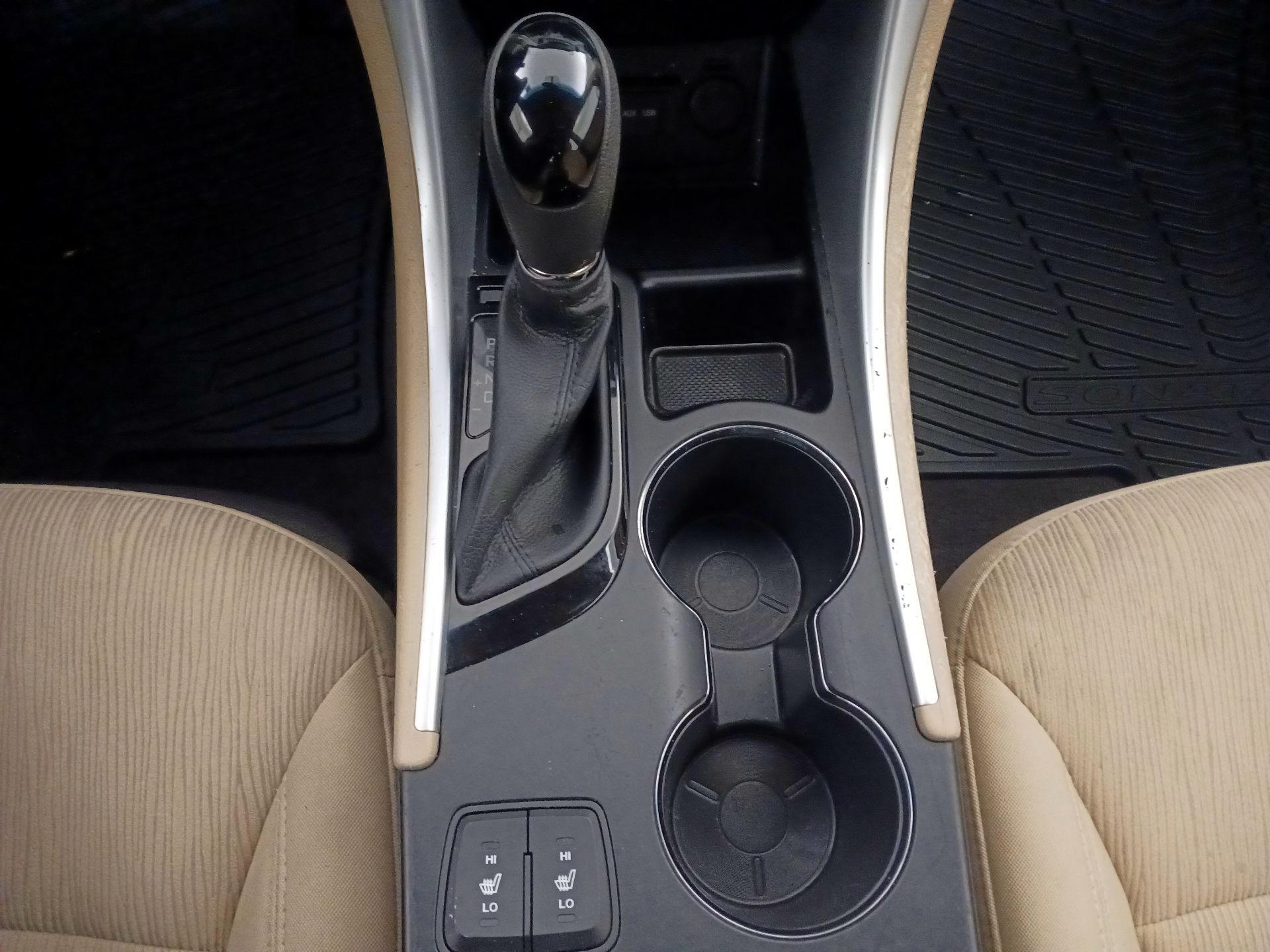 Thumbnail: 2014 Hyundai Sonata - 17