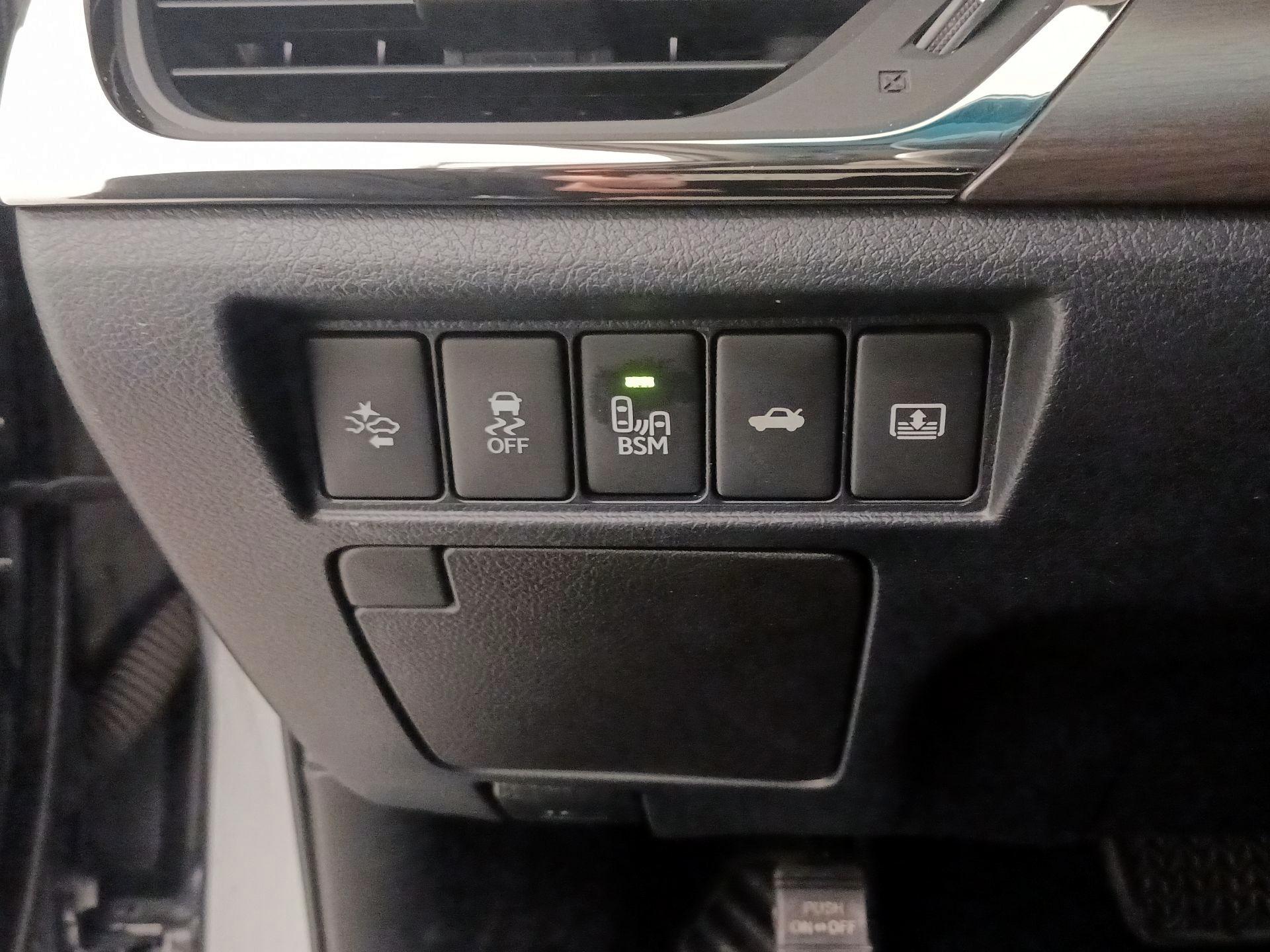 Thumbnail: 2018 Toyota Avalon - 13