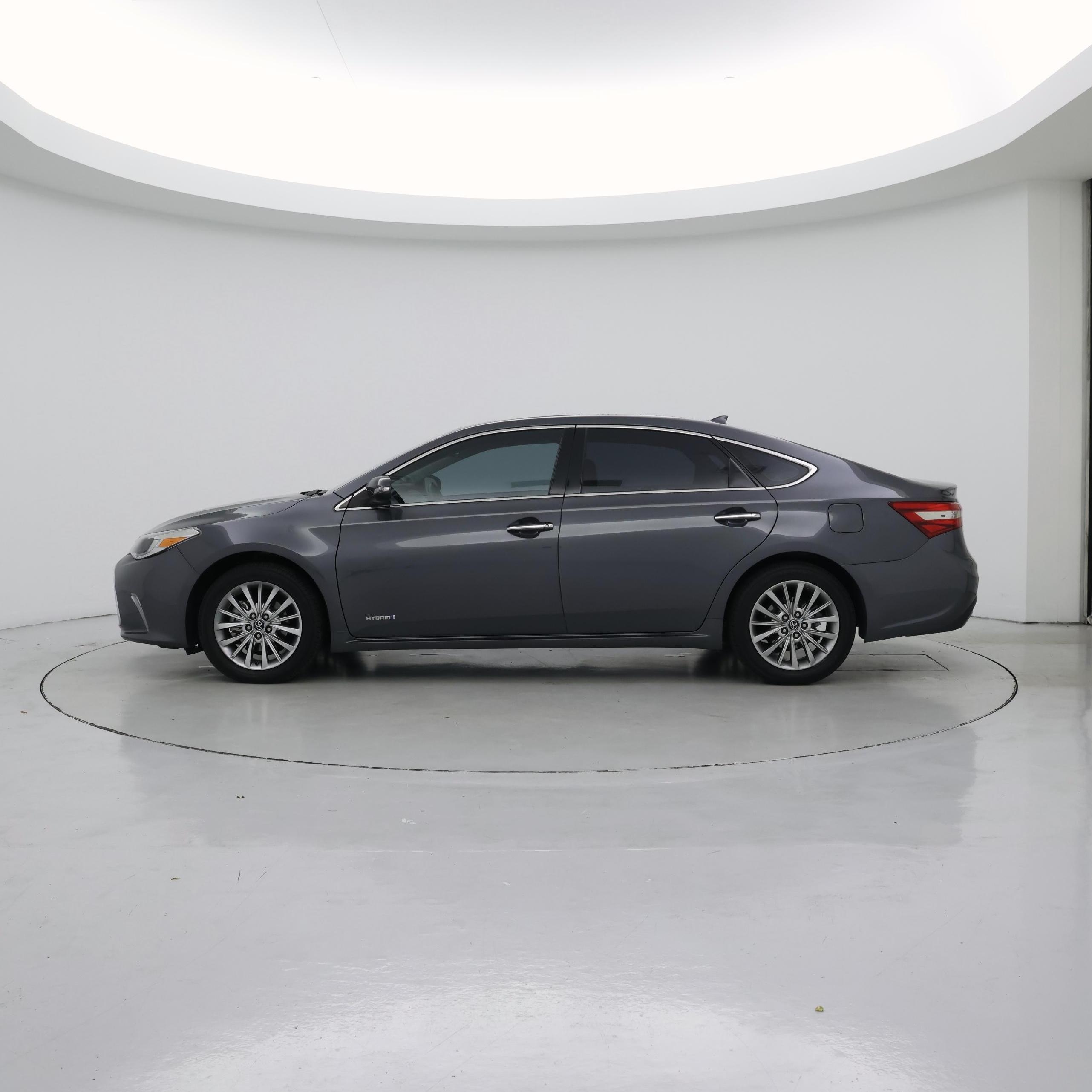 Thumbnail: 2018 Toyota Avalon - 3