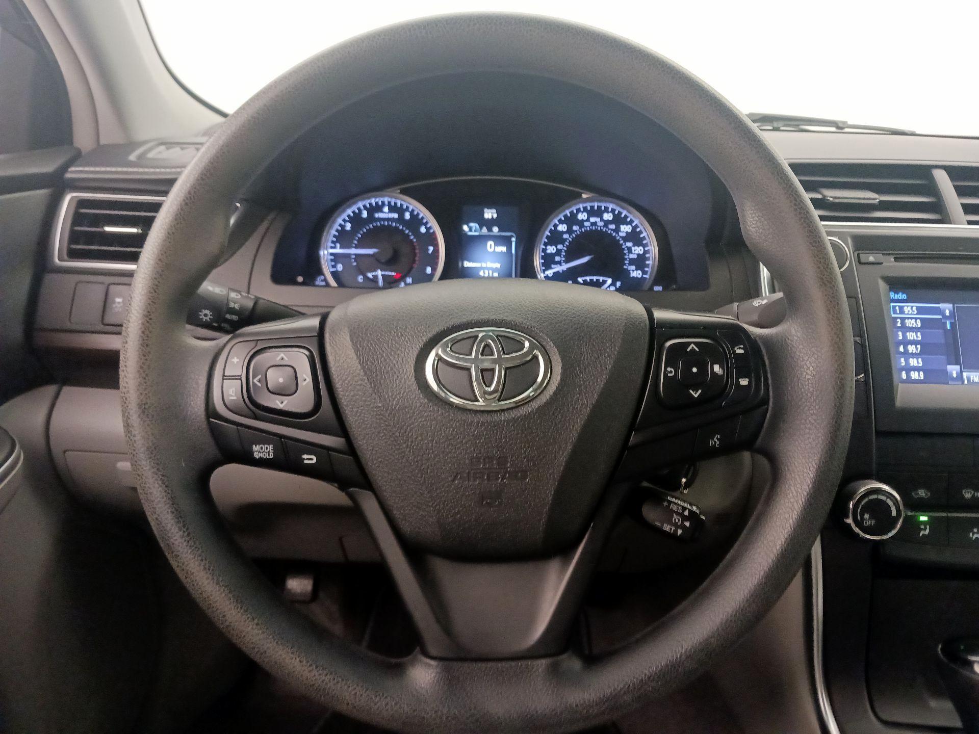 Thumbnail: 2017 Toyota Camry - 10