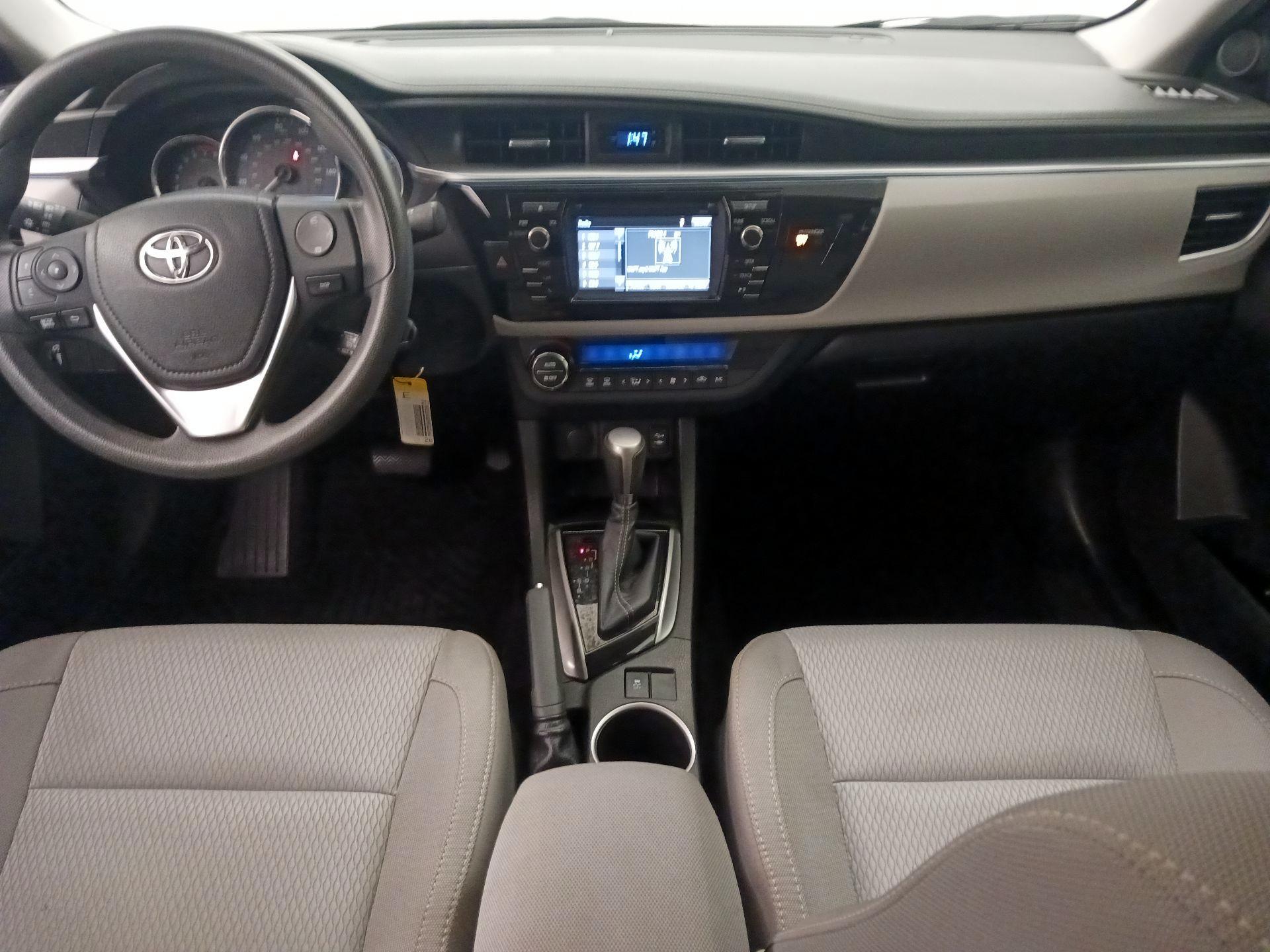 Thumbnail: 2015 Toyota Corolla - 9