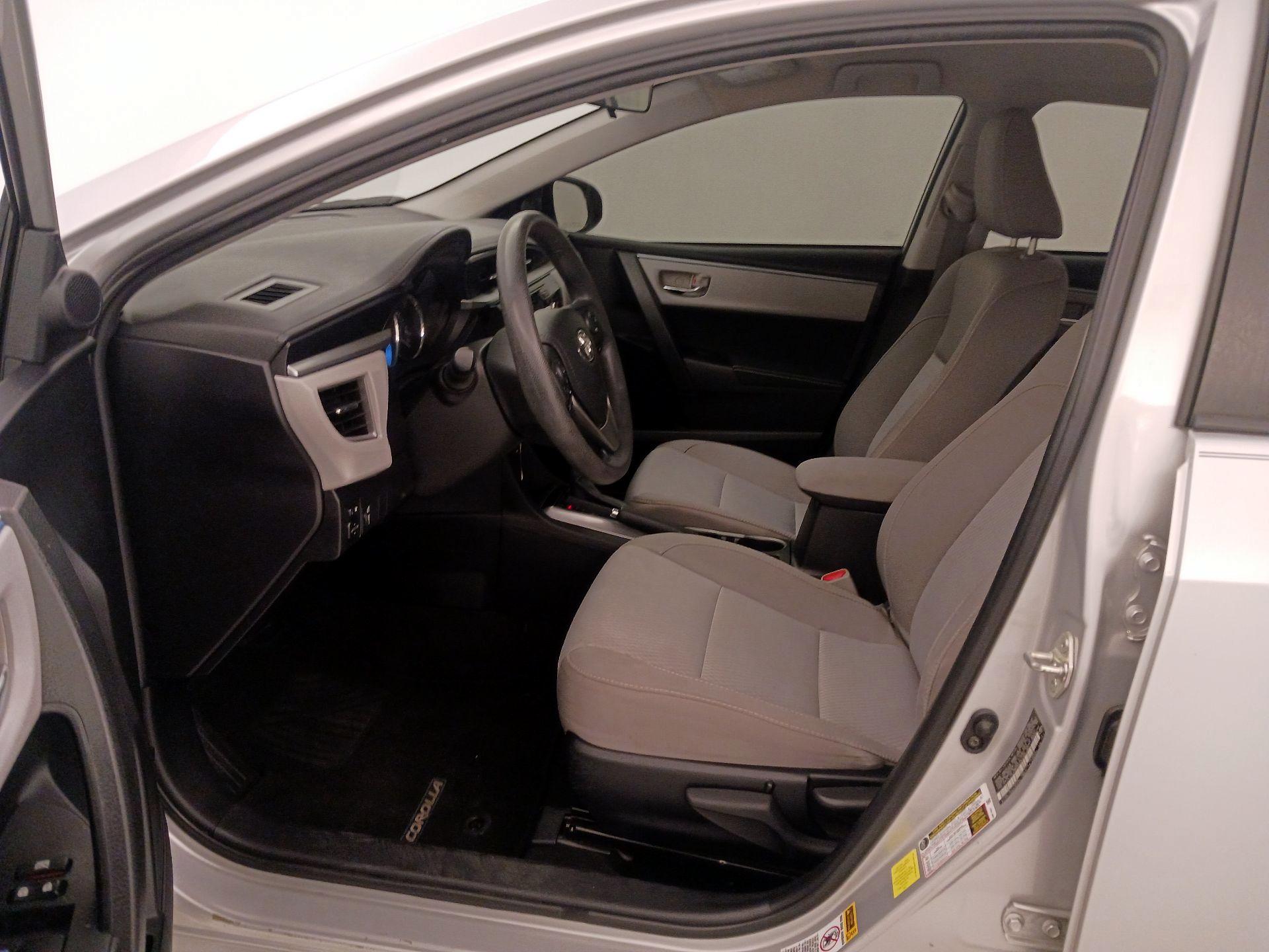 Thumbnail: 2015 Toyota Corolla - 11