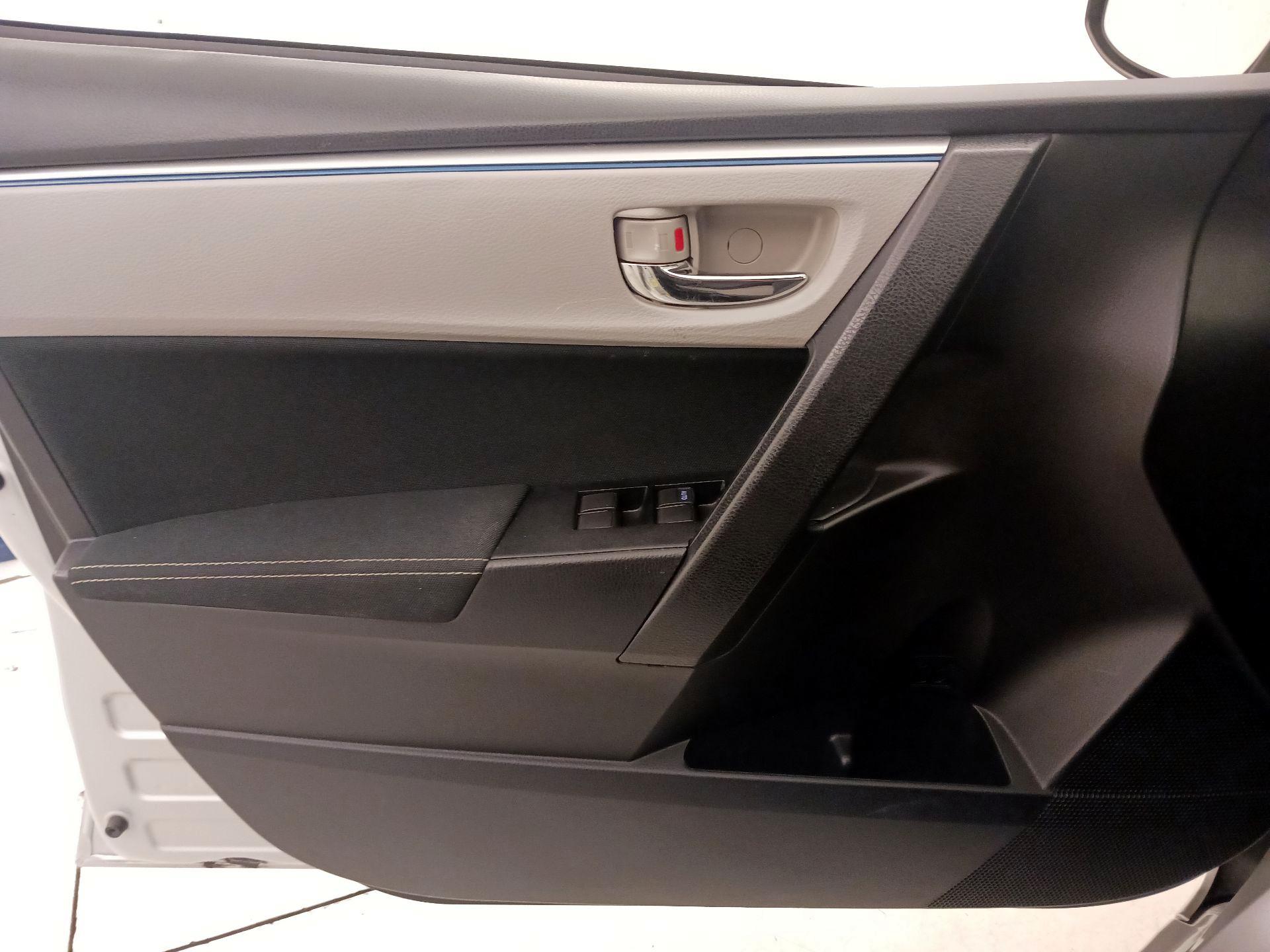 Thumbnail: 2015 Toyota Corolla - 12