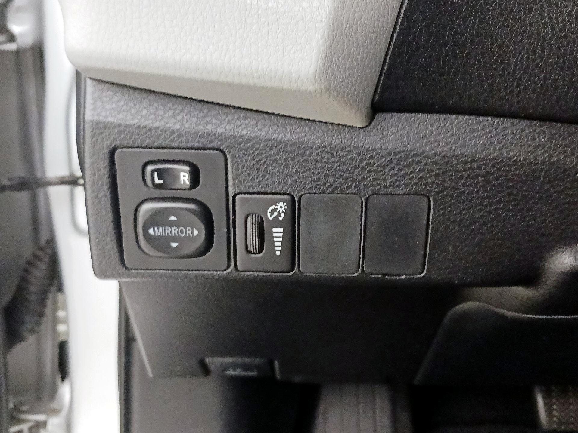 Thumbnail: 2015 Toyota Corolla - 13