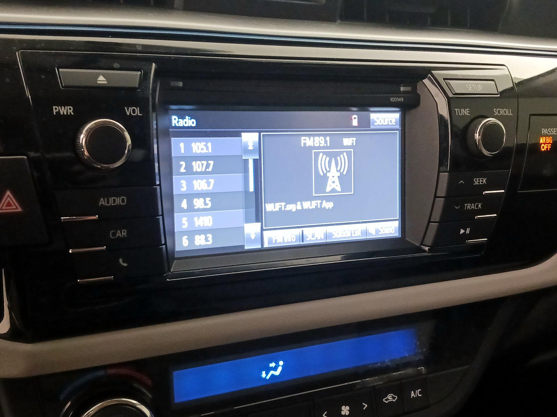 Thumbnail: 2015 Toyota Corolla - 15