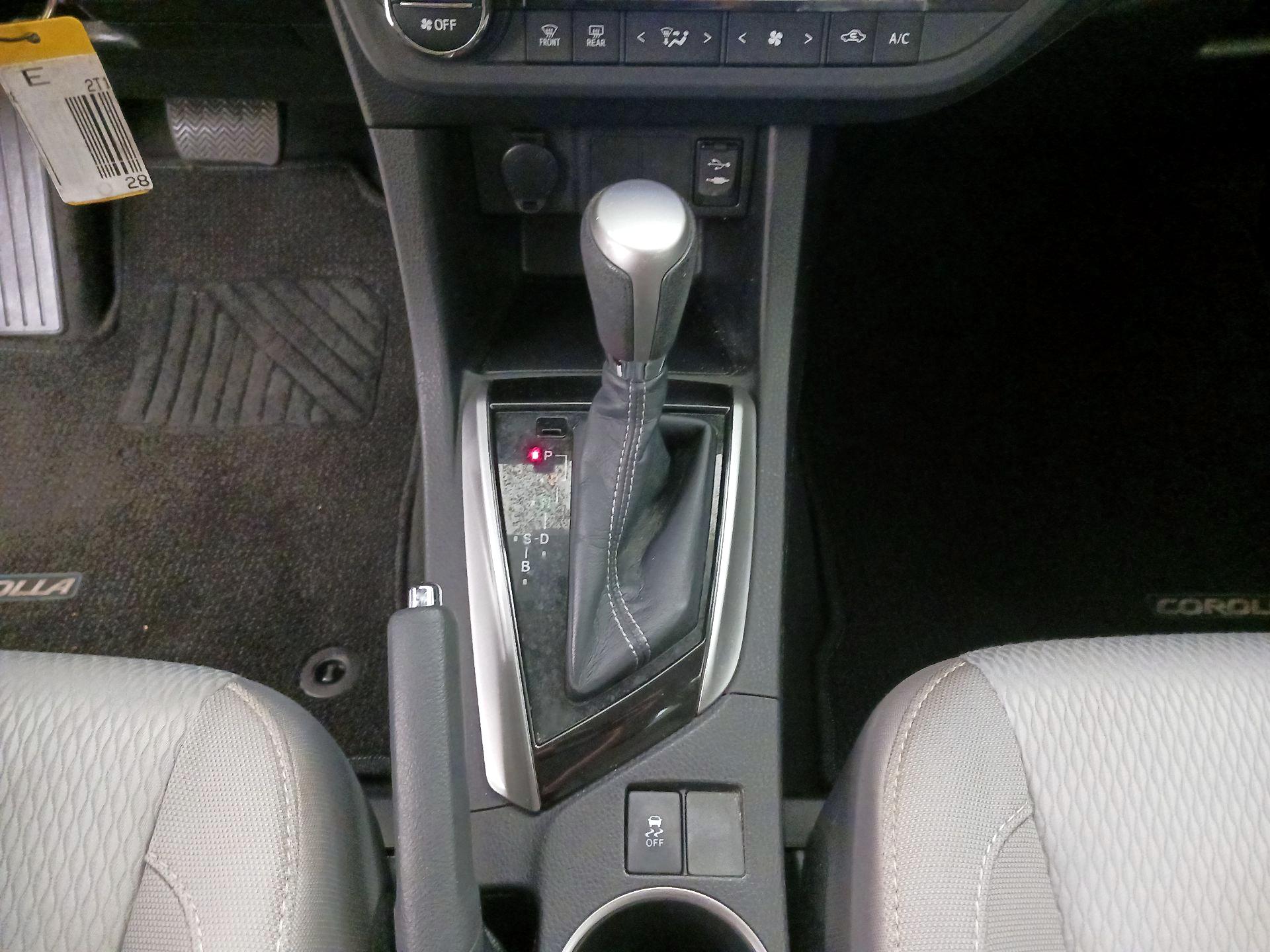 Thumbnail: 2015 Toyota Corolla - 17