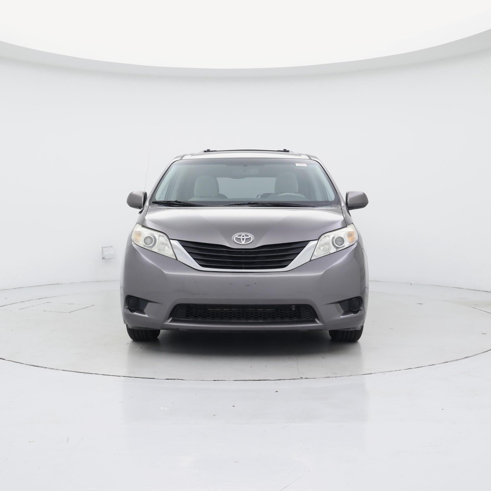 Thumbnail: 2014 Toyota Sienna - 5