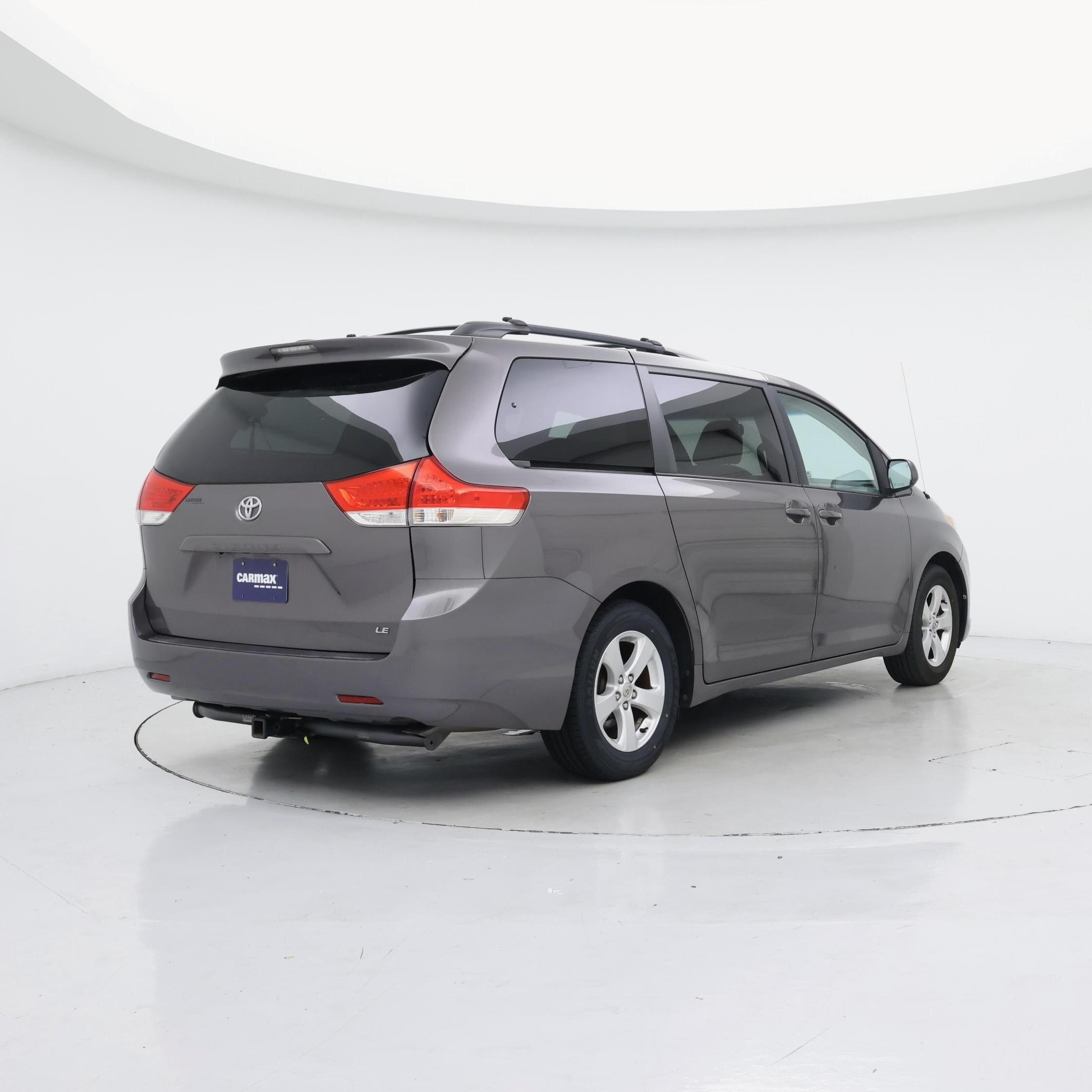 Thumbnail: 2014 Toyota Sienna - 8
