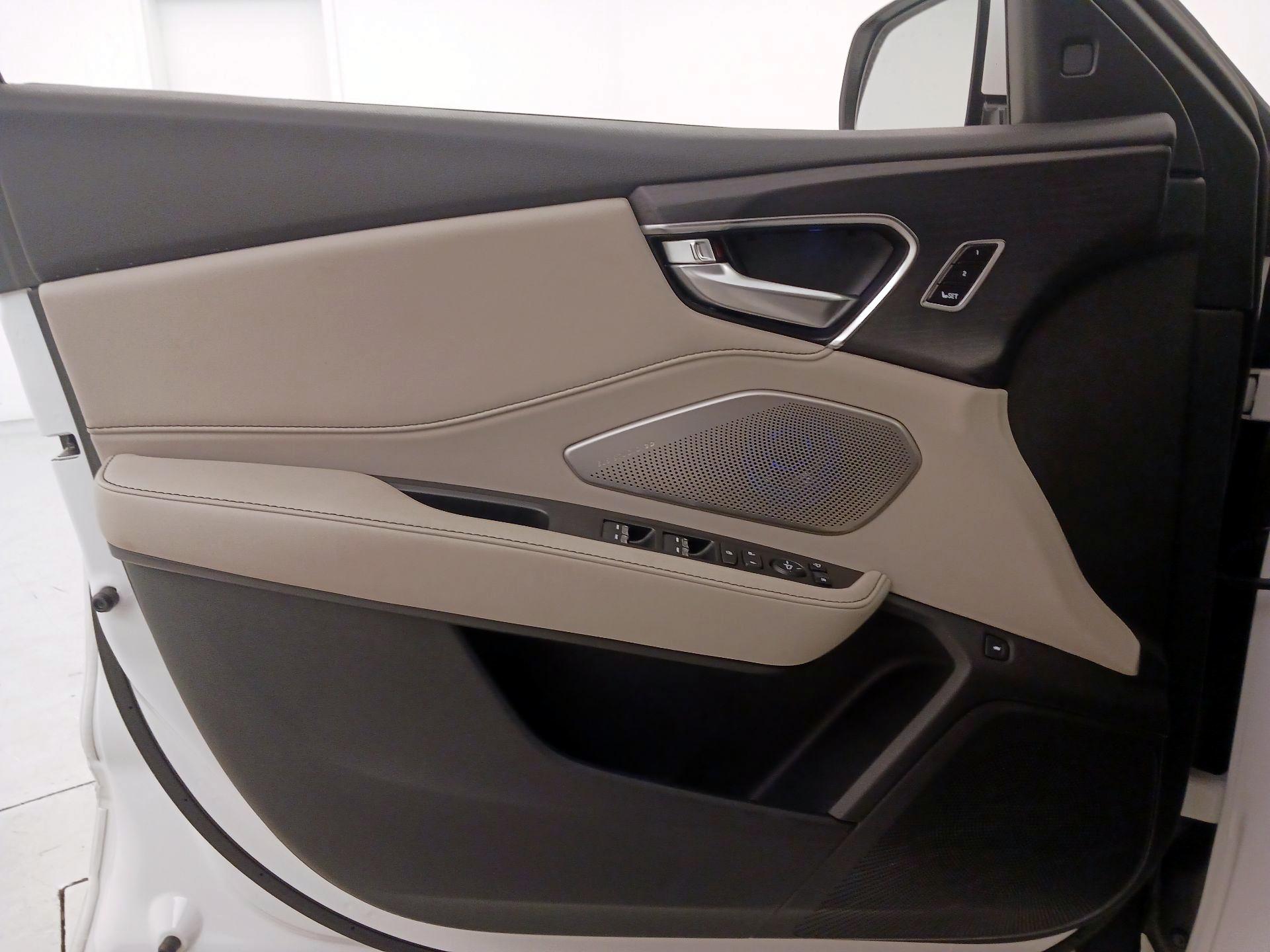 Thumbnail: 2025 Acura RDX - 12