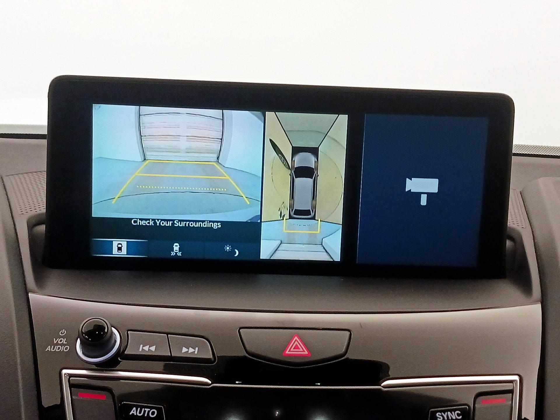 Thumbnail: 2025 Acura RDX - 15