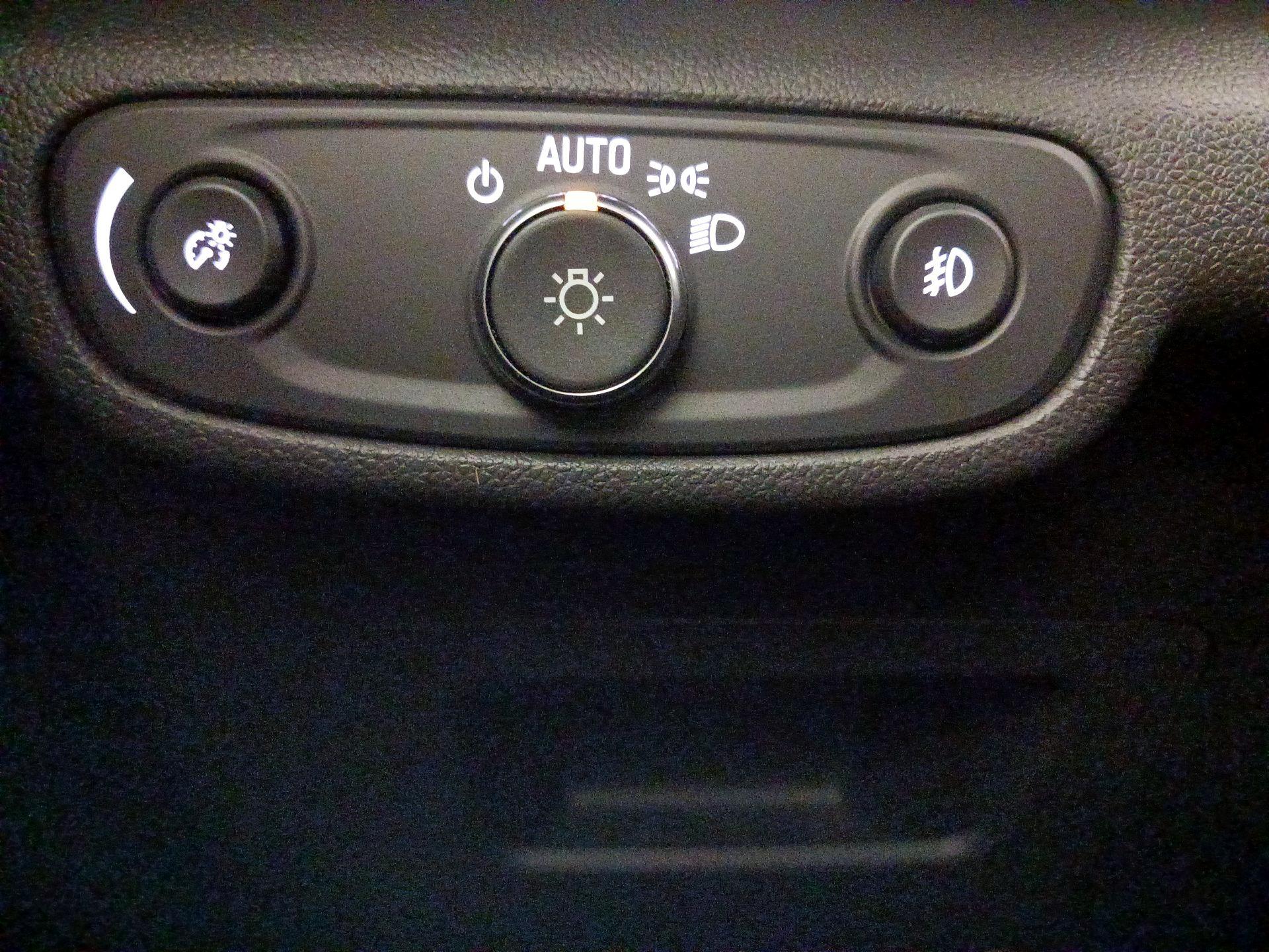 Thumbnail: 2021 Chevrolet TrailBlazer - 13