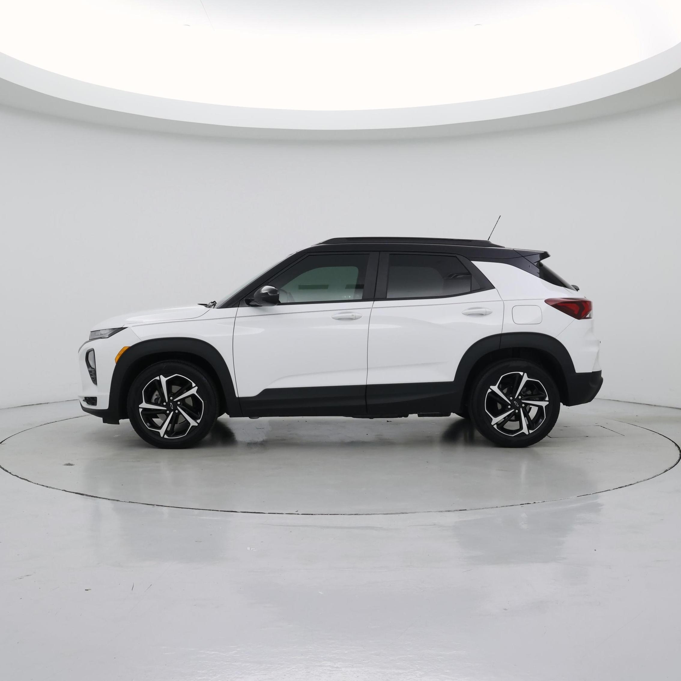 Thumbnail: 2021 Chevrolet TrailBlazer - 3