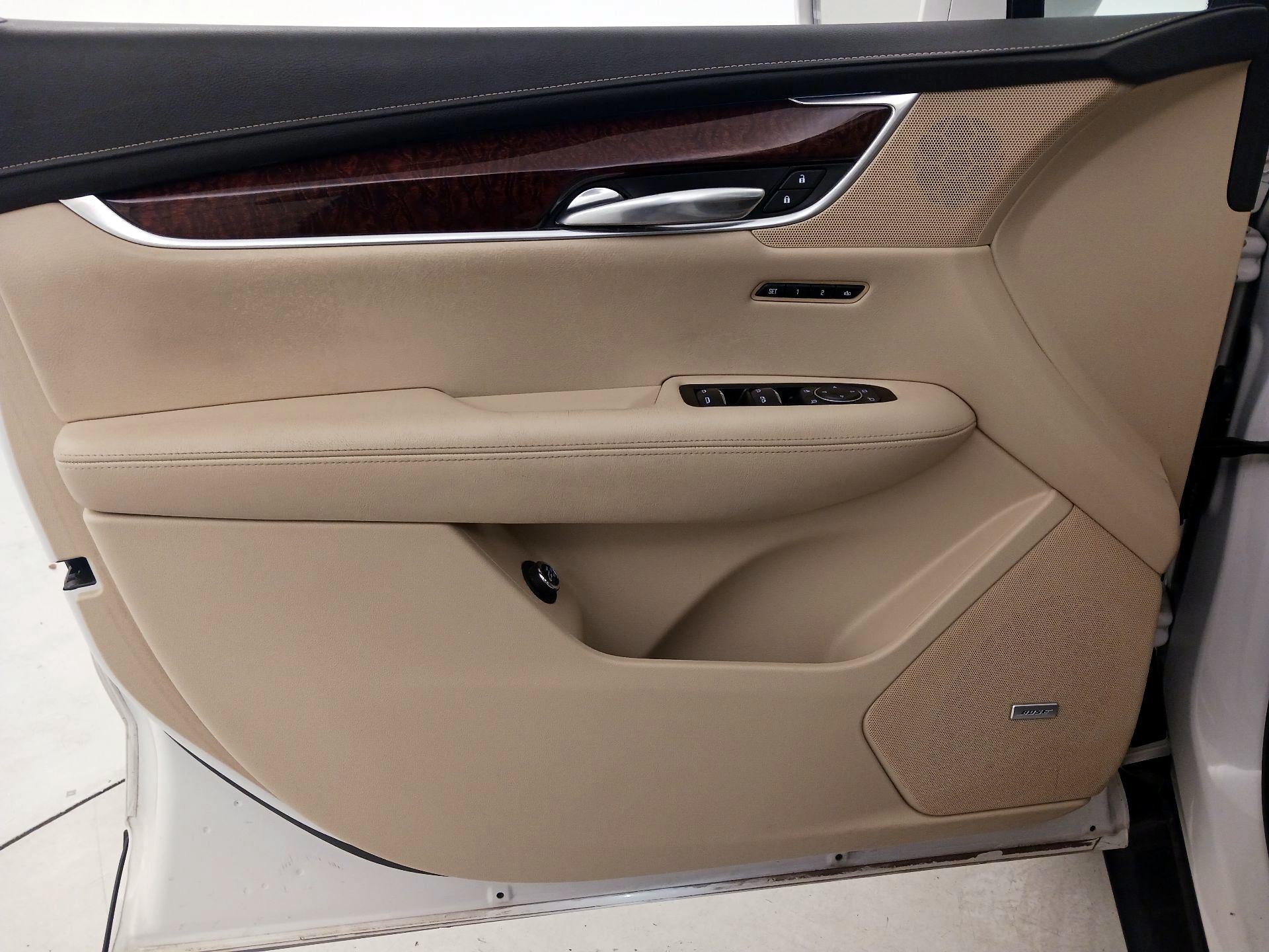 Thumbnail: 2018 Cadillac XT5 - 12