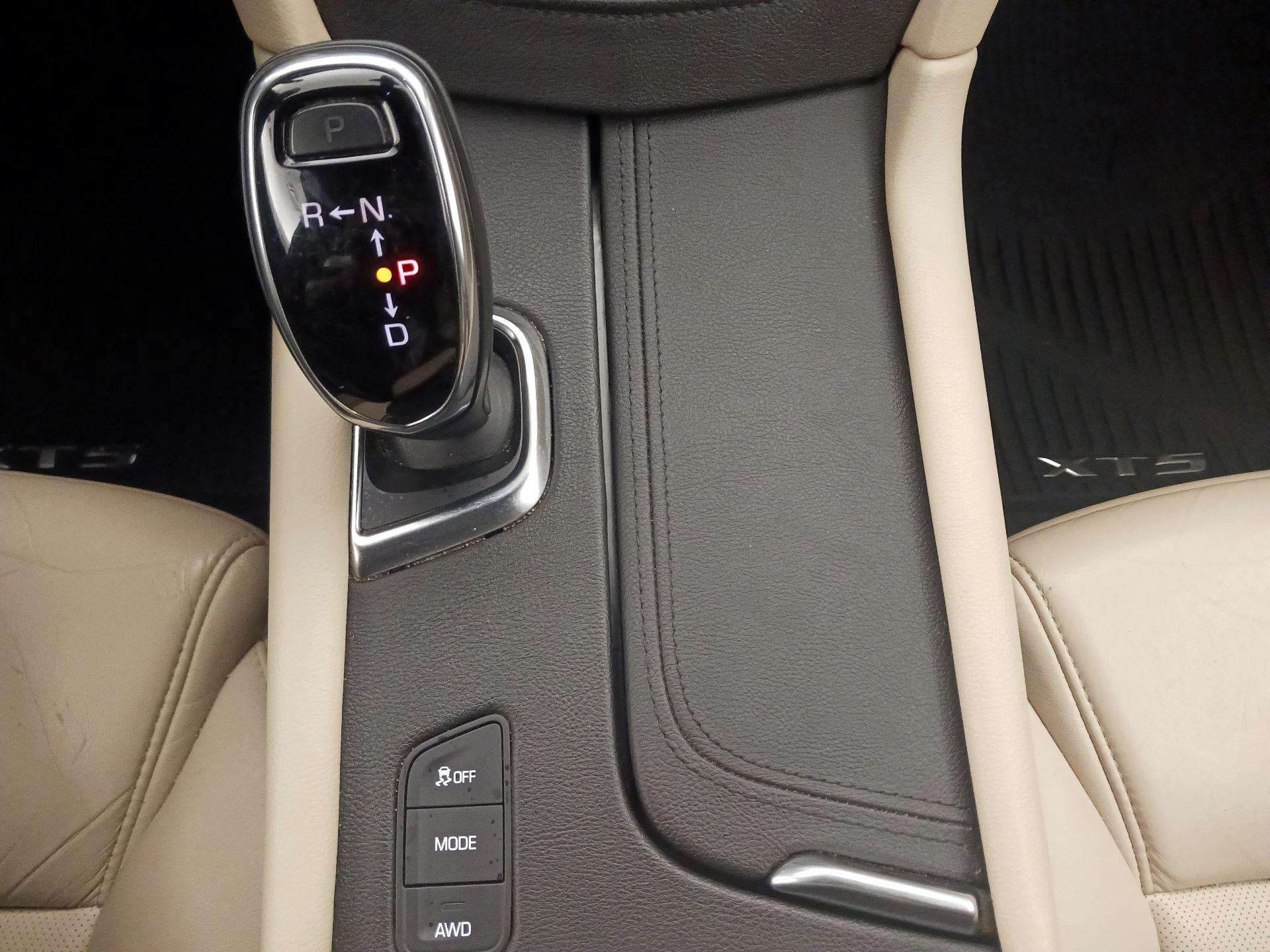 Thumbnail: 2018 Cadillac XT5 - 18