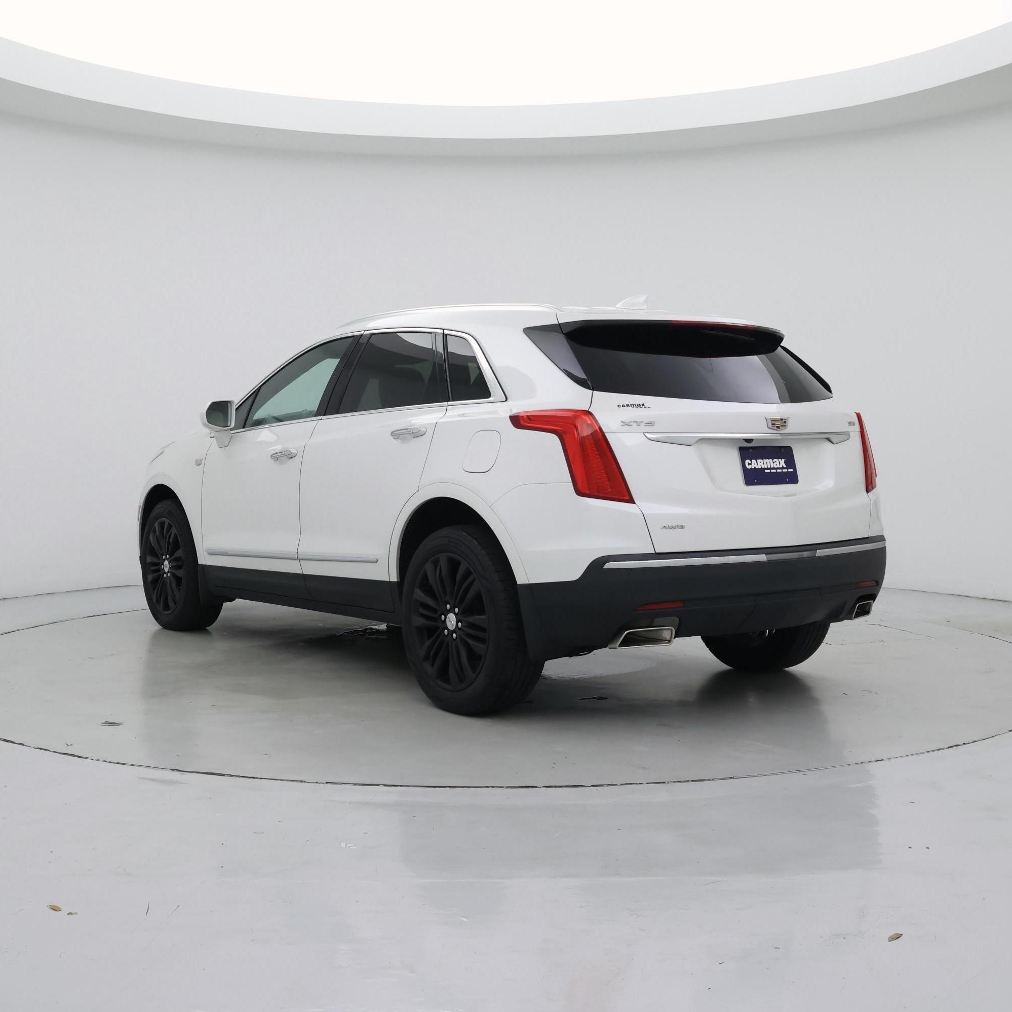 Thumbnail: 2018 Cadillac XT5 - 2