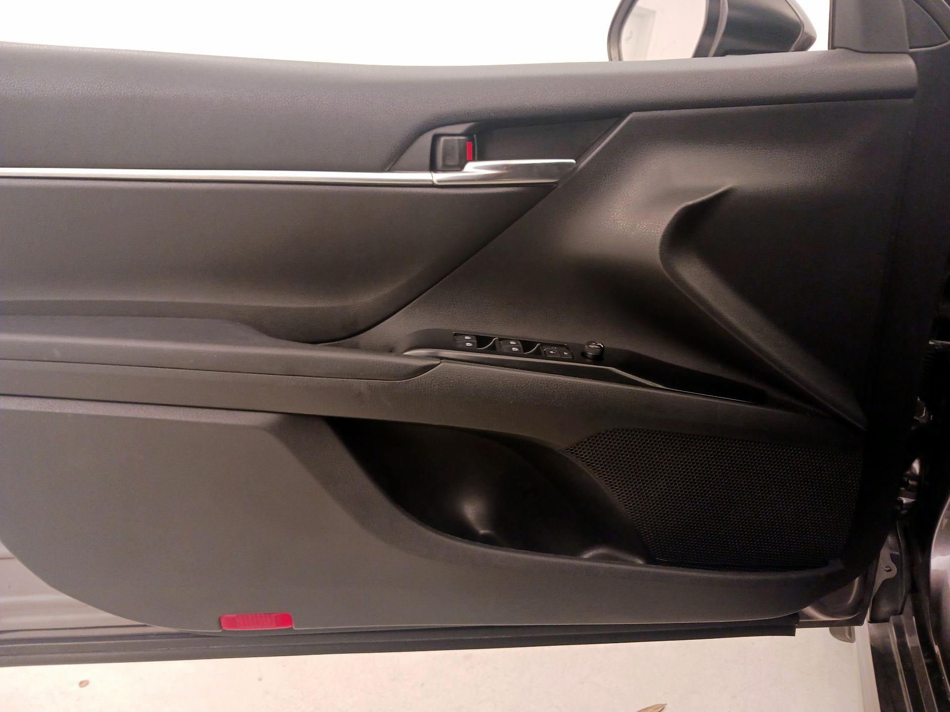 Thumbnail: 2020 Toyota Camry - 12