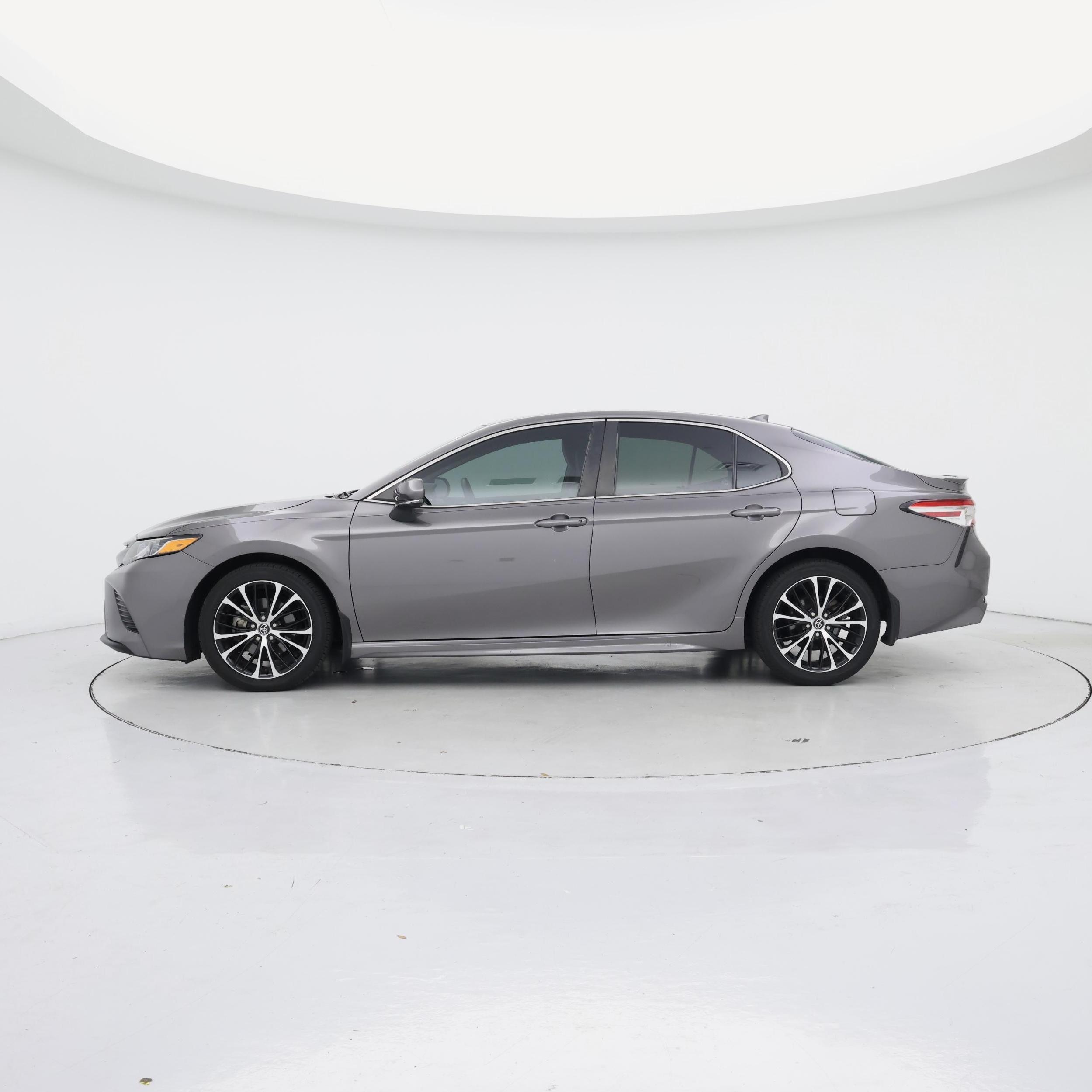 Thumbnail: 2020 Toyota Camry - 3