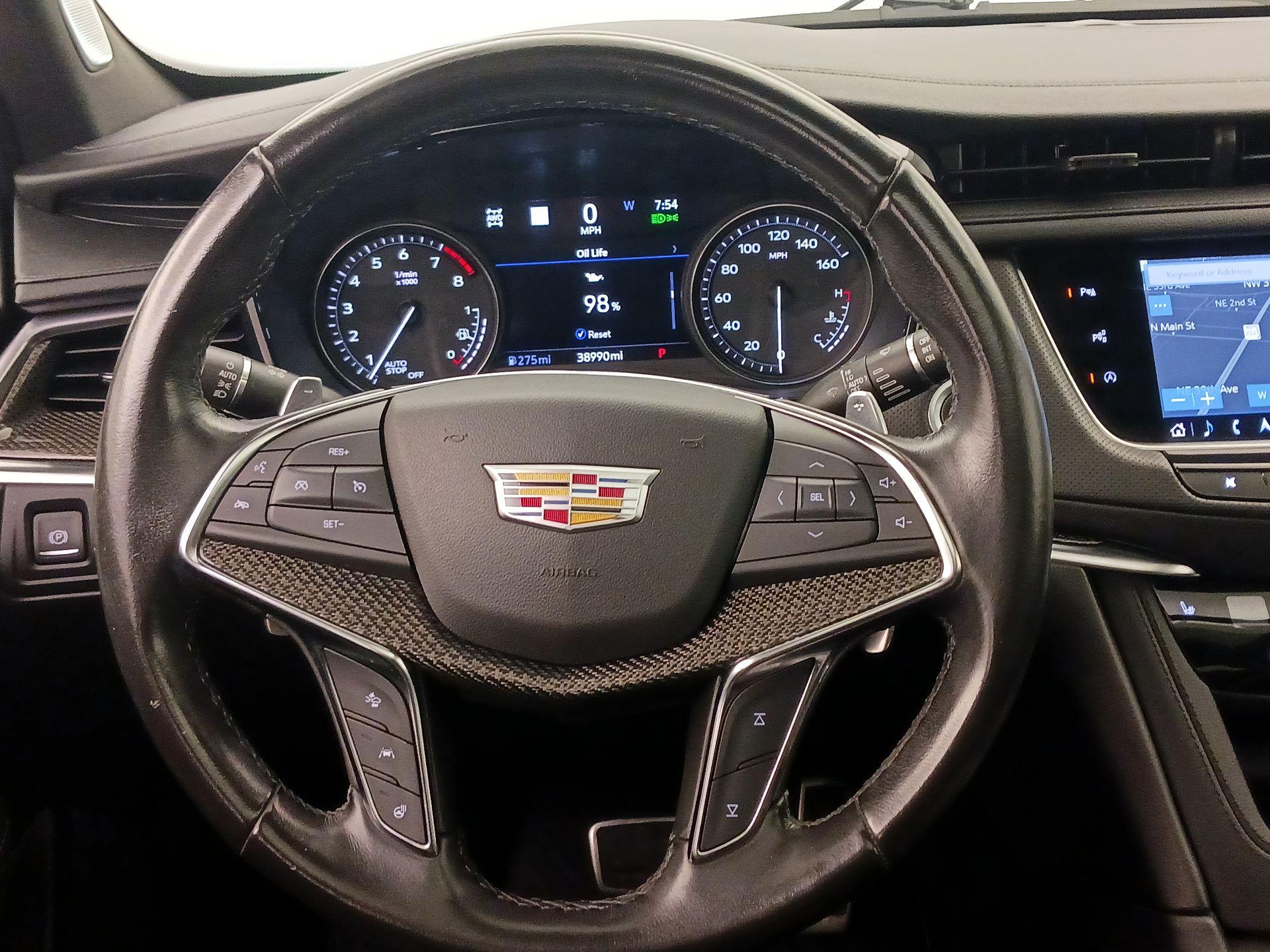 Thumbnail: 2021 Cadillac XT5 - 10