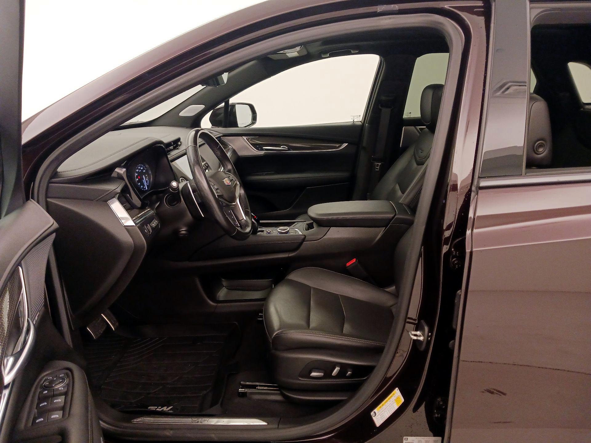 Thumbnail: 2021 Cadillac XT5 - 11