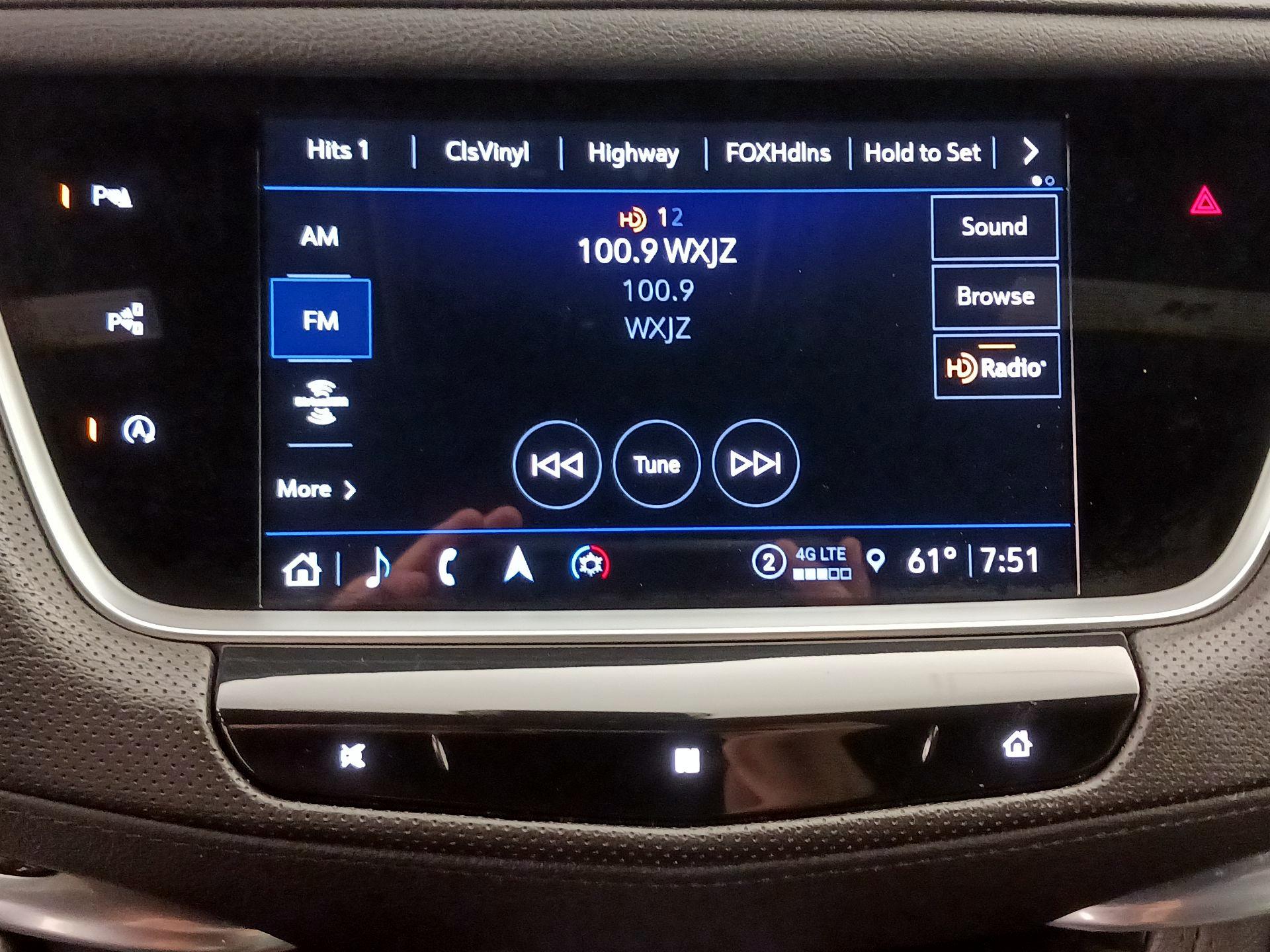 Thumbnail: 2021 Cadillac XT5 - 16