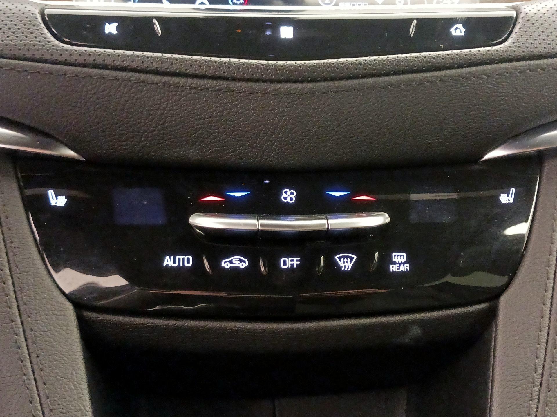 Thumbnail: 2021 Cadillac XT5 - 17