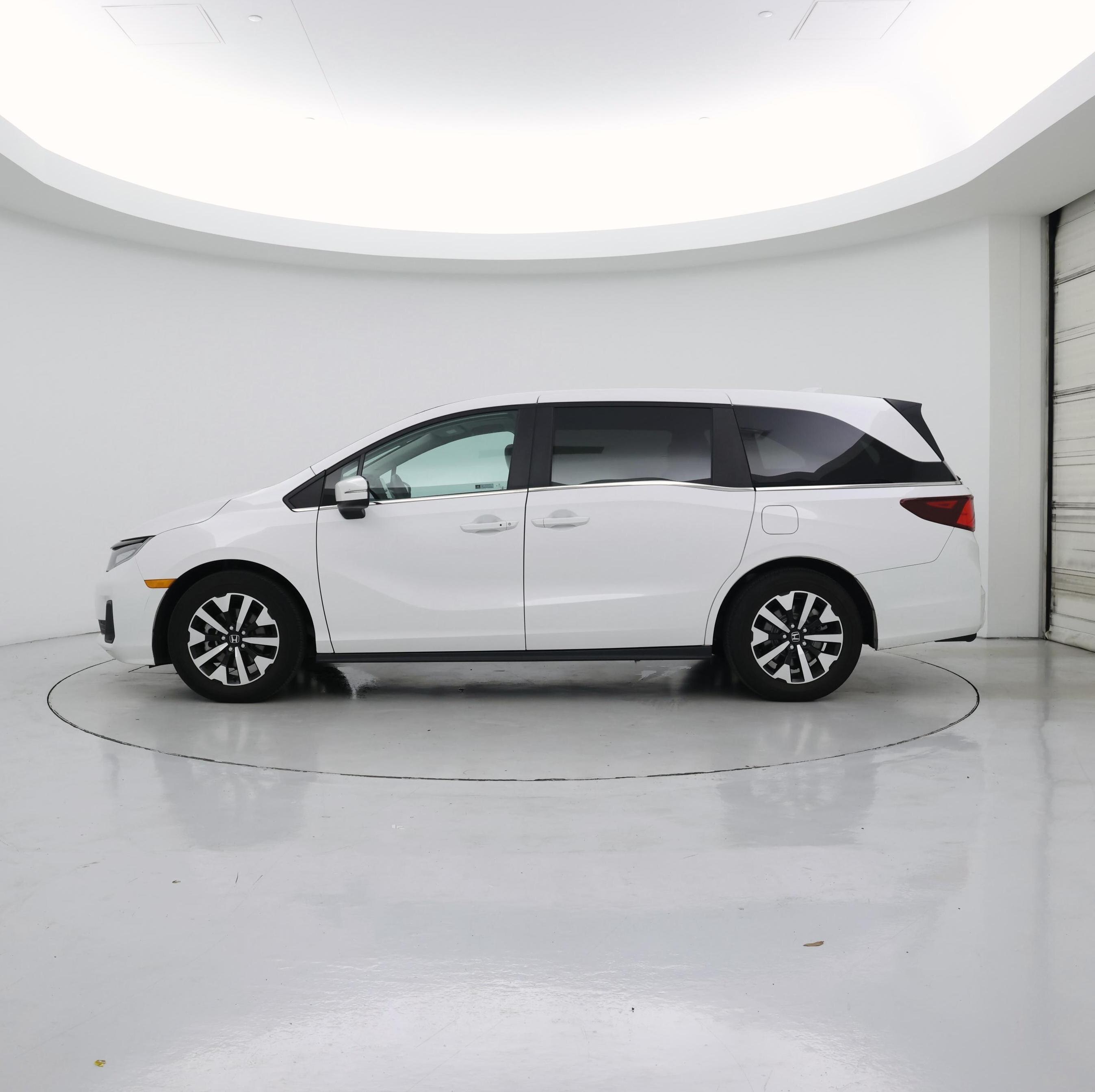 Thumbnail: 2025 Honda Odyssey - 3