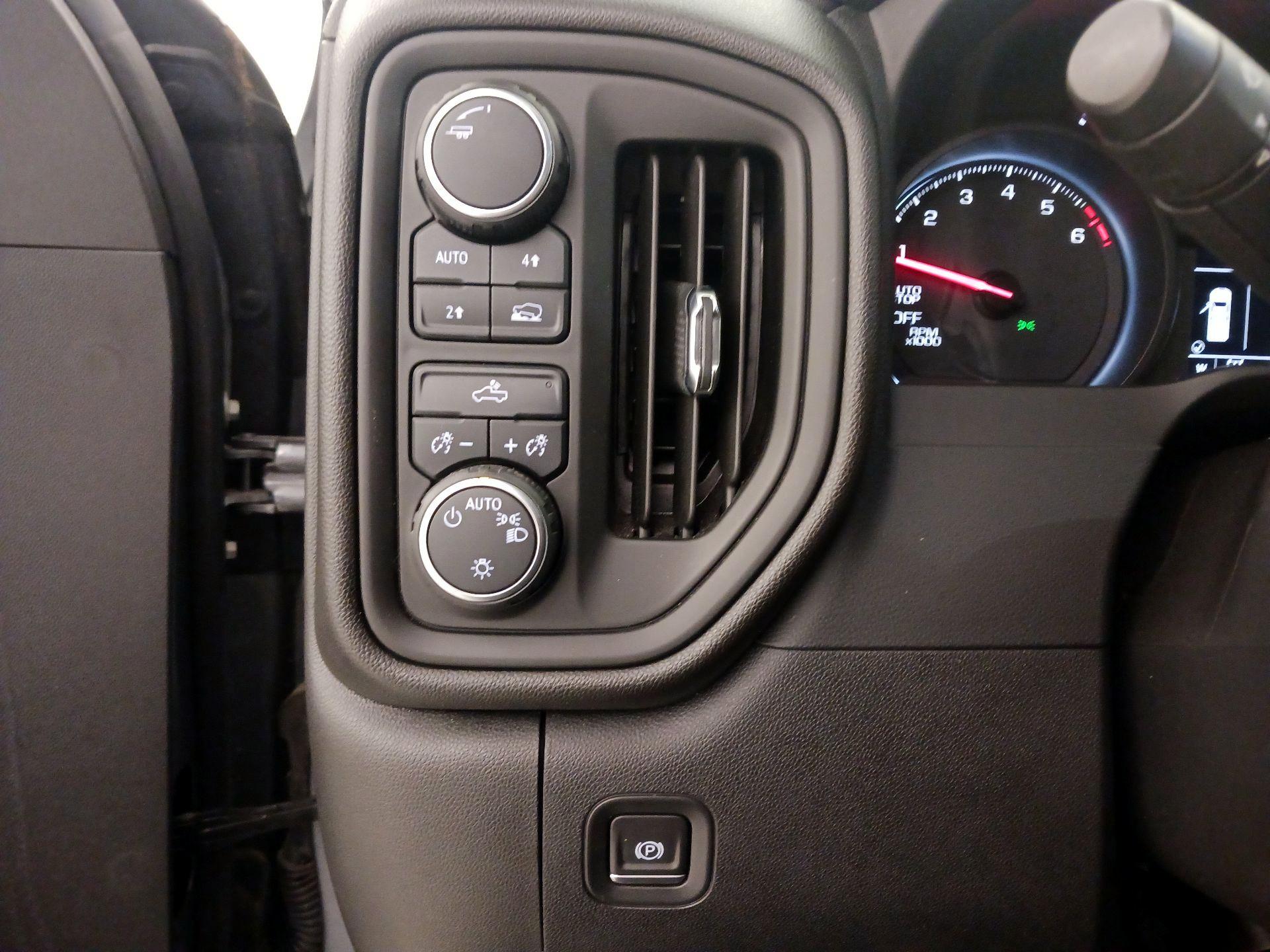 Thumbnail: 2021 Chevrolet Silverado 1500 - 13