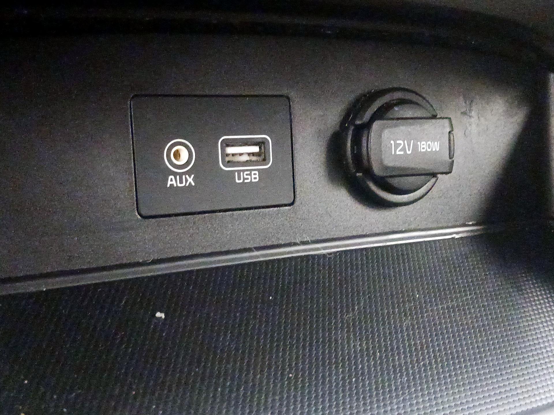 Thumbnail: 2019 Kia Sedona - 18