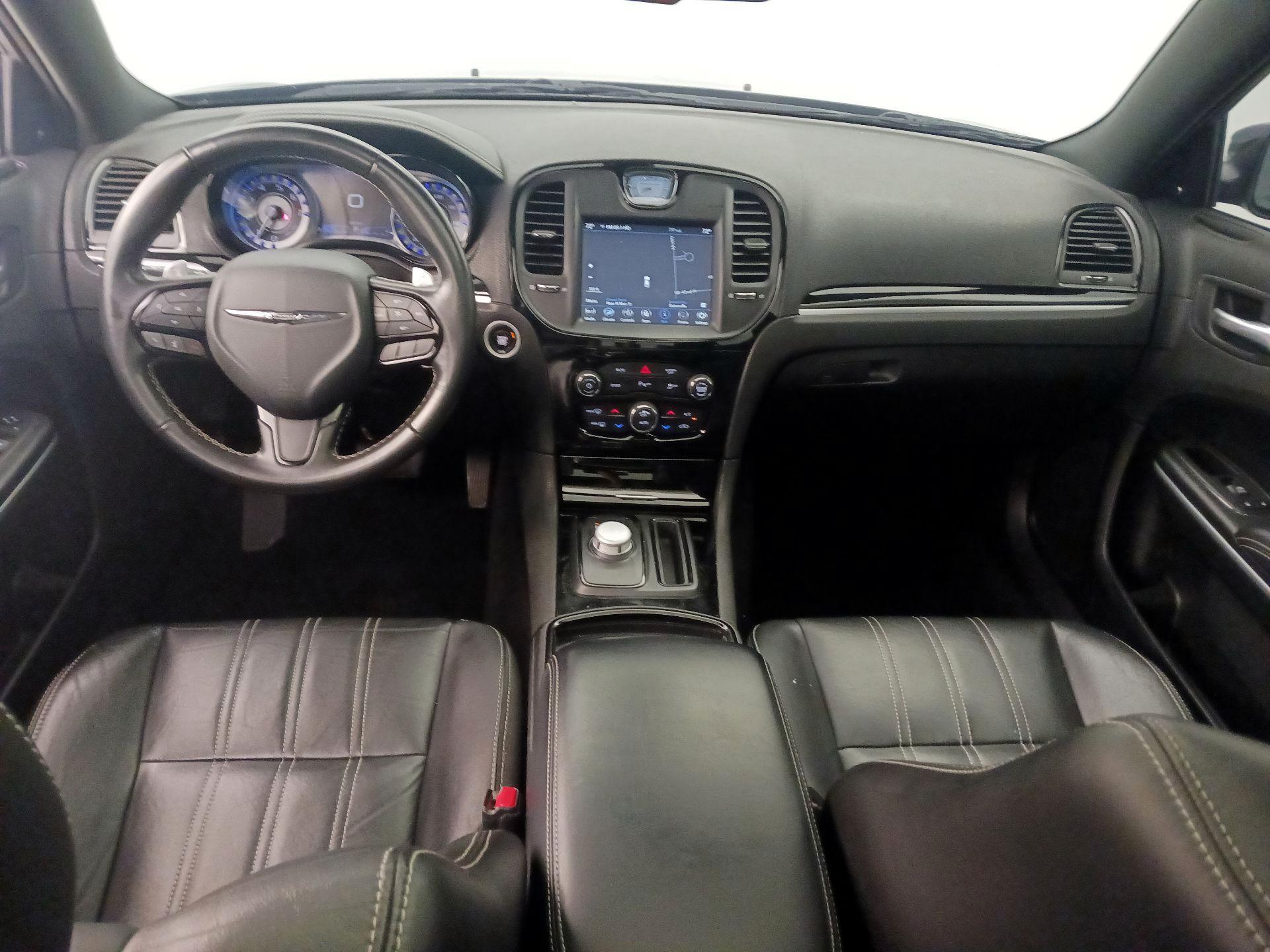 Thumbnail: 2022 Chrysler 300 - 9