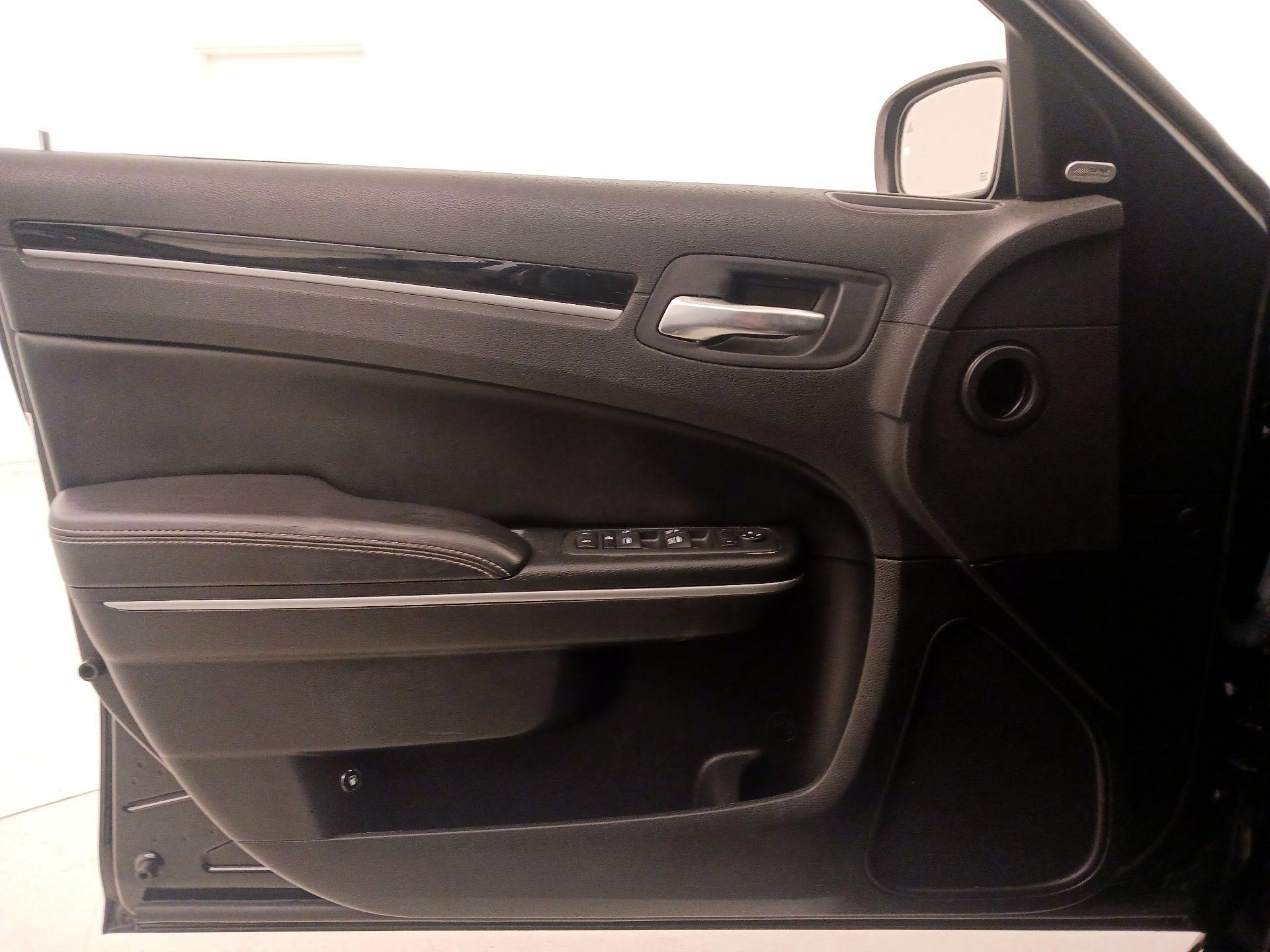 Thumbnail: 2022 Chrysler 300 - 12