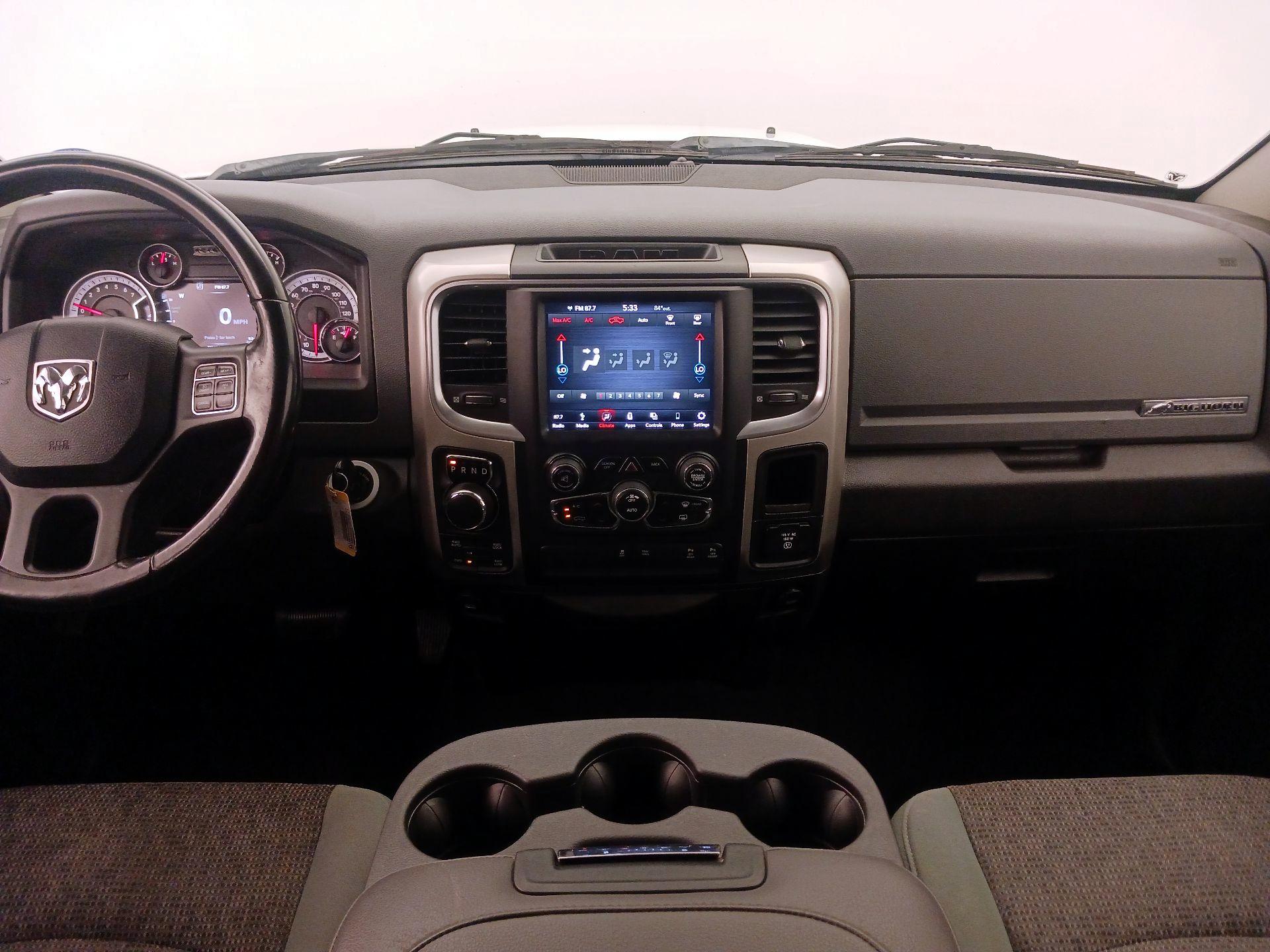 Thumbnail: 2019 RAM 1500 Classic - 9