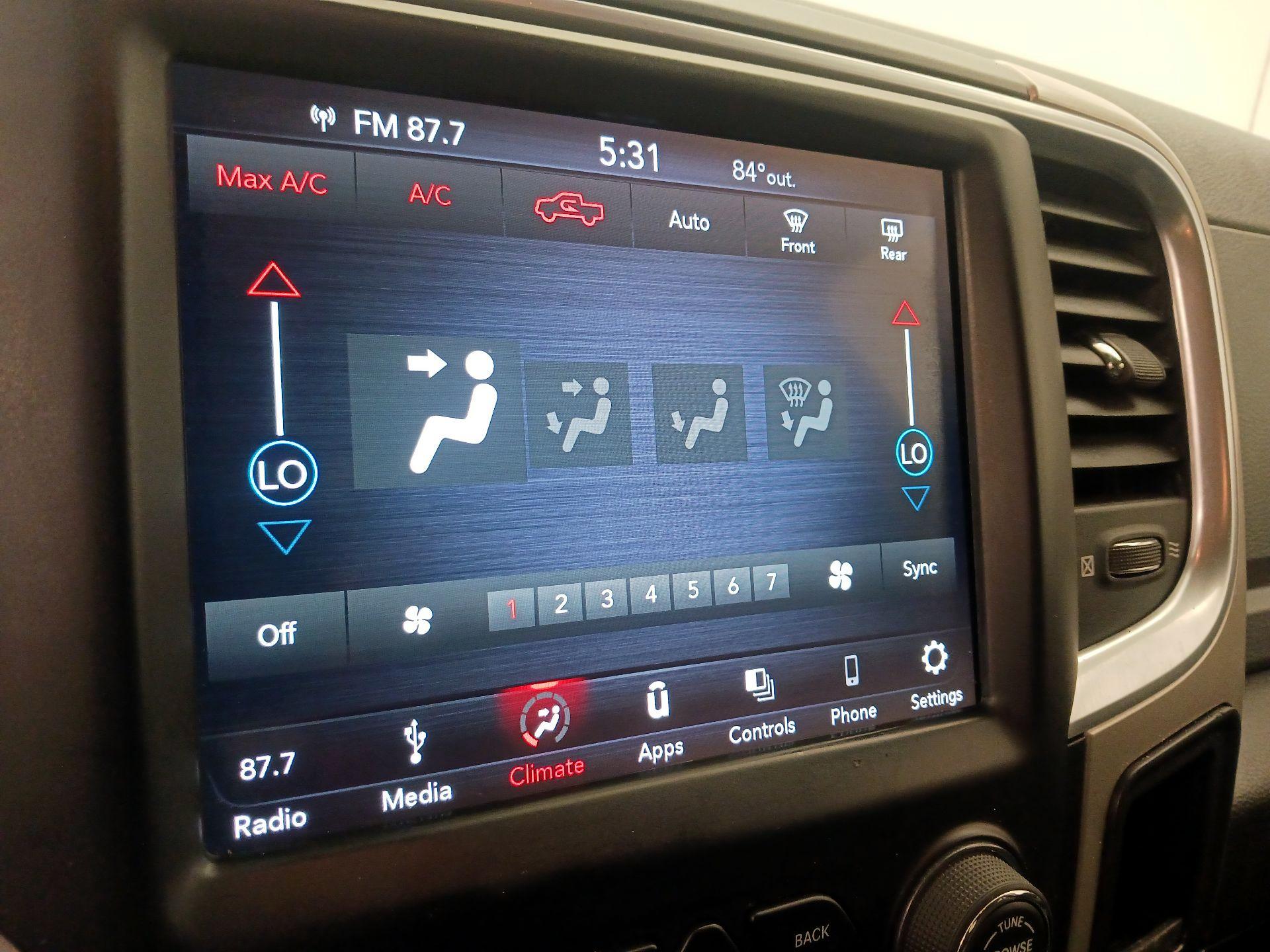 Thumbnail: 2019 RAM 1500 Classic - 16